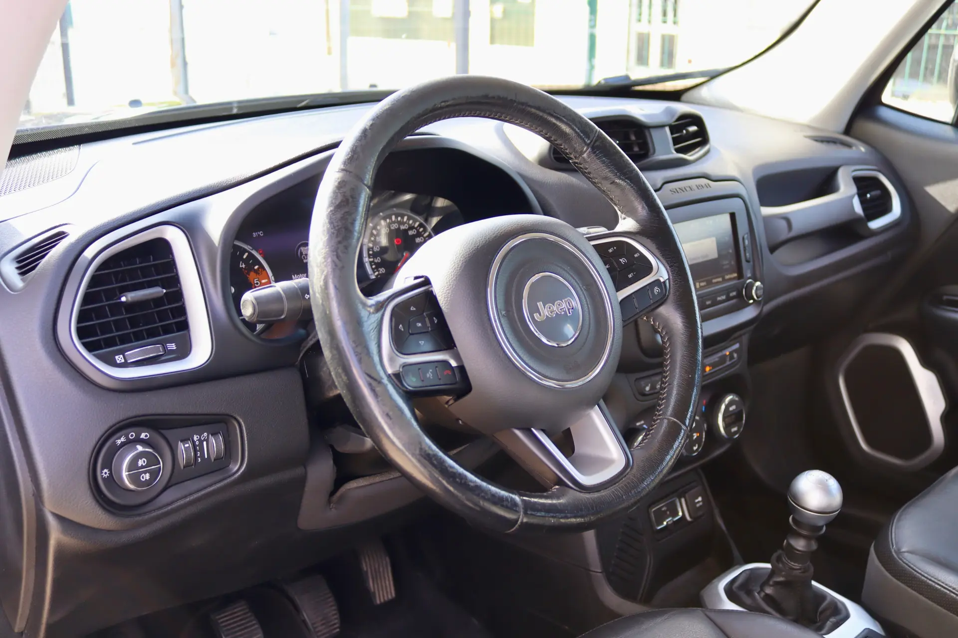Jeep Renegade 1.6 MJD Limited 13