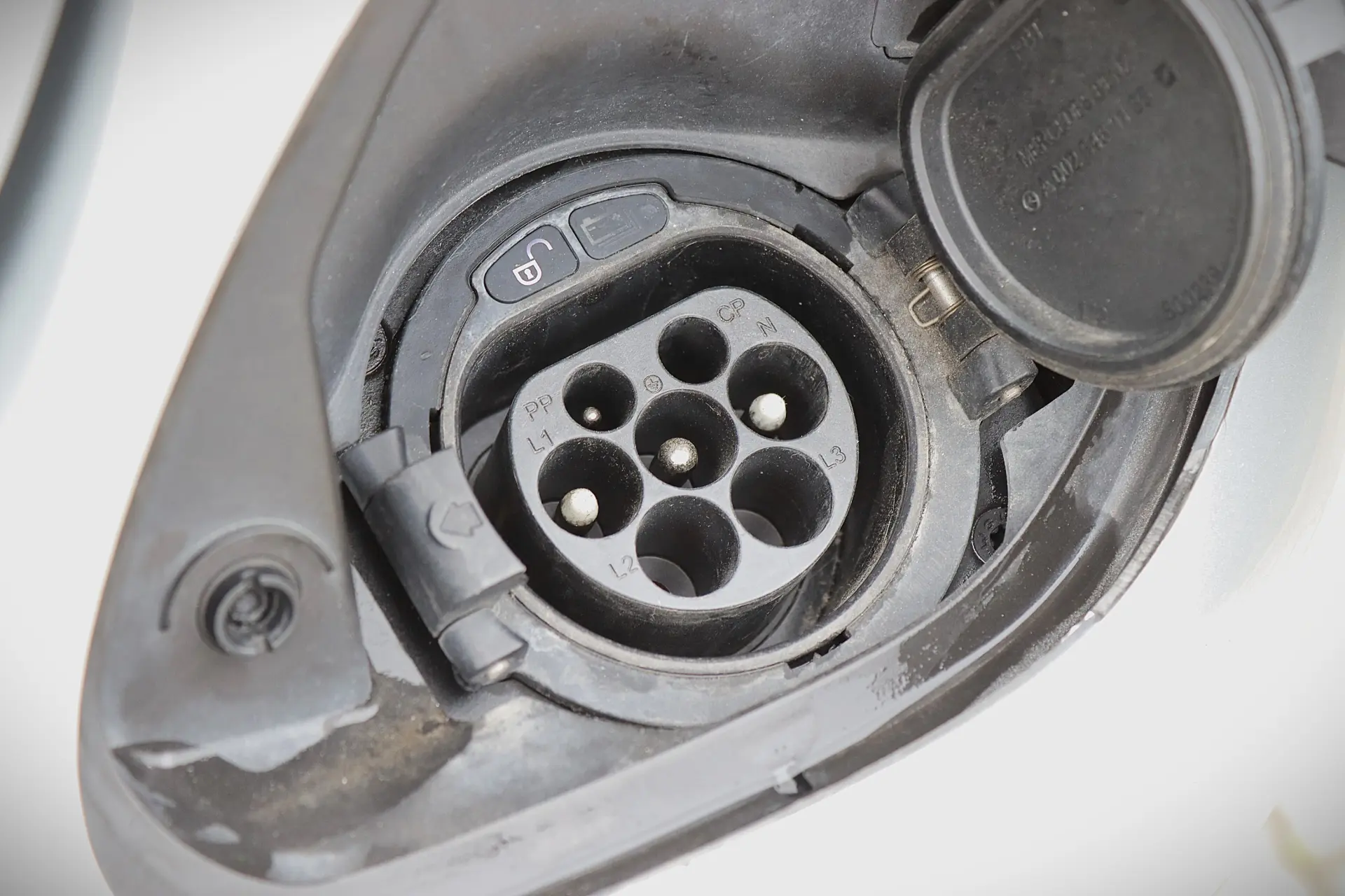 Mercedes-Benz C 350 e 8