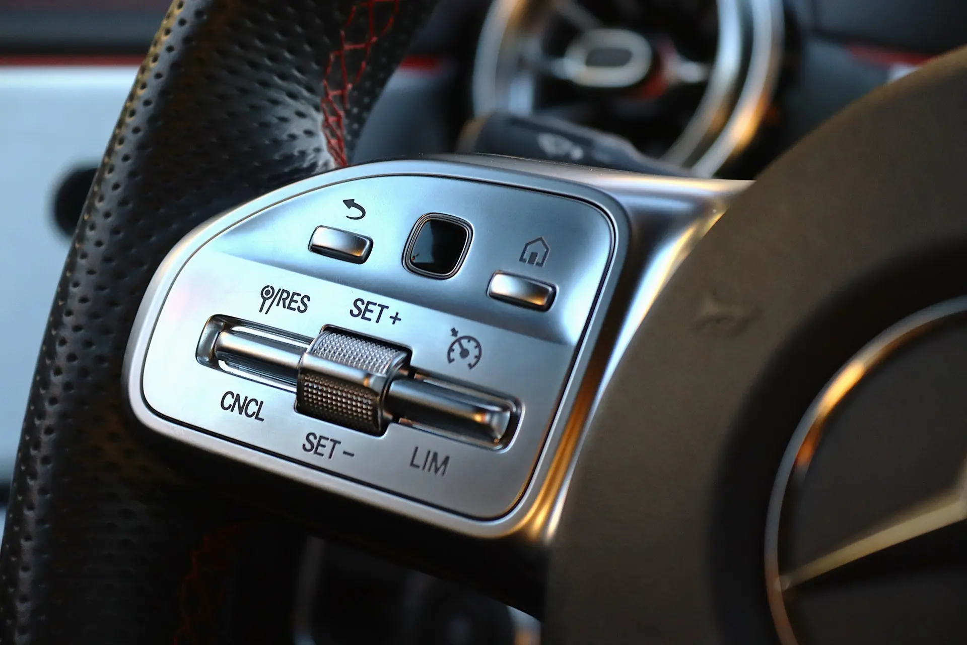 Mercedes-Benz CLA 250 e 8G-DCT Edition AMG Line 18