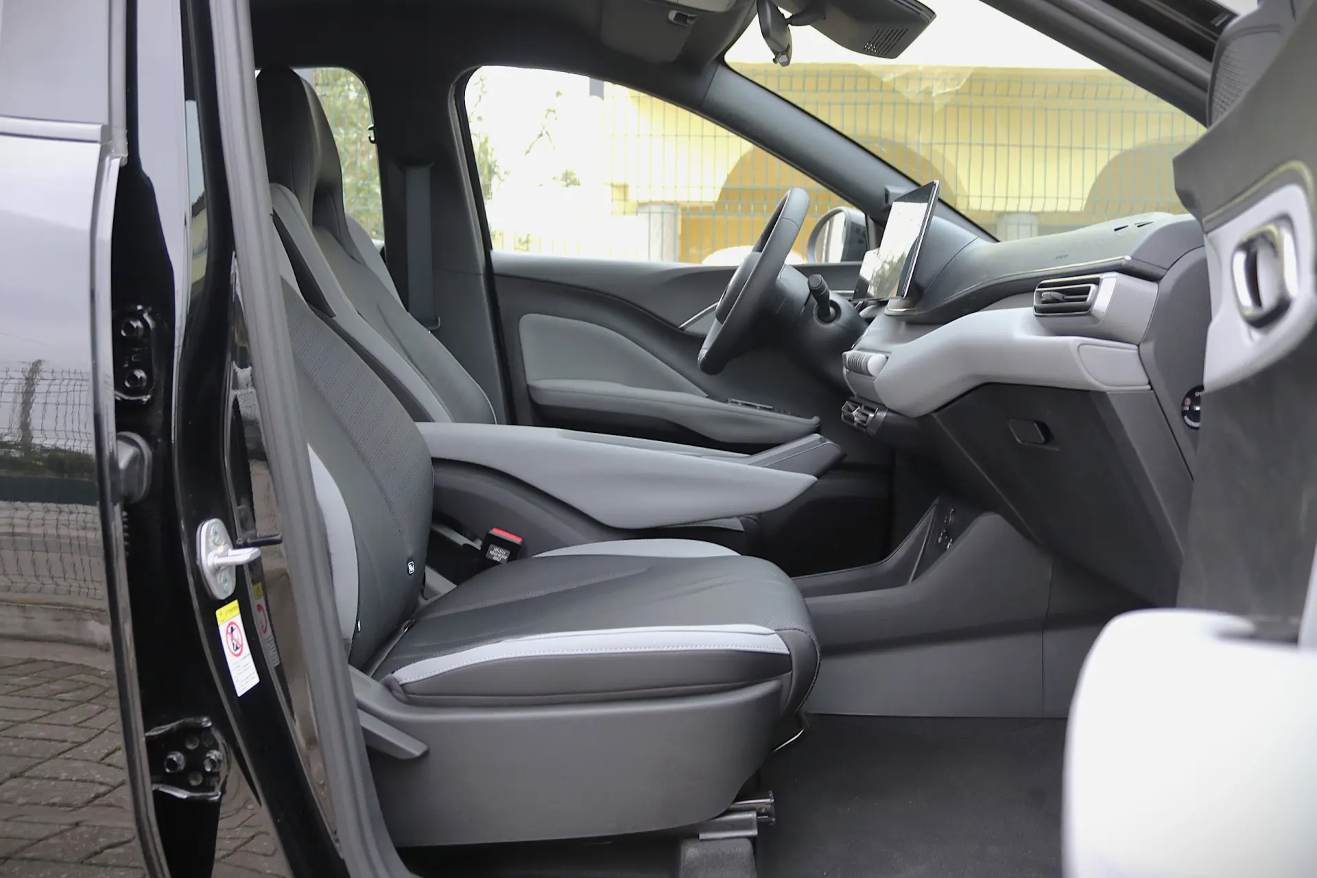 BYD Dolphin Surf 43.2 kWh Boost 25