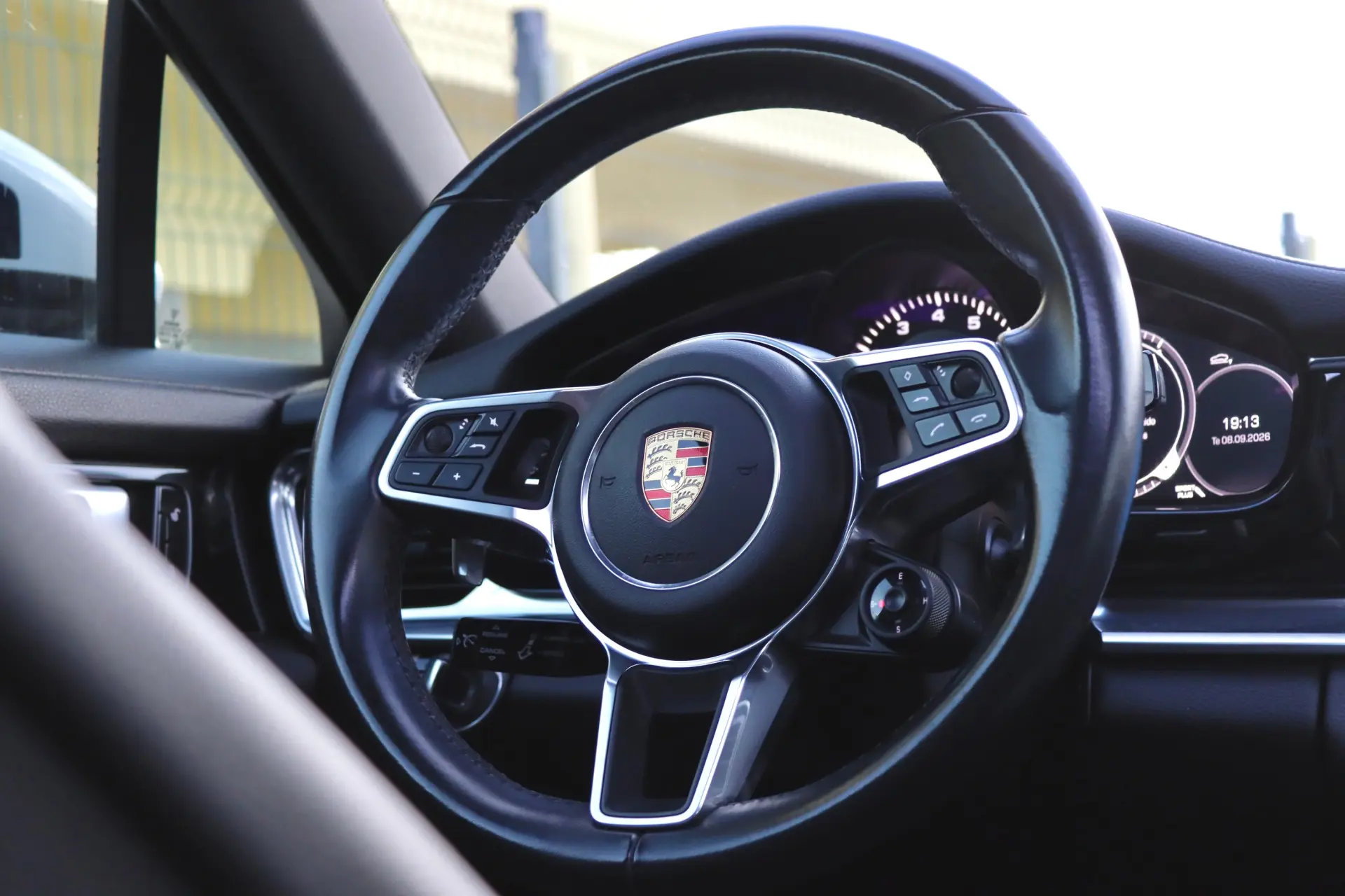 Porsche Panamera 4 E-Hybrid 37