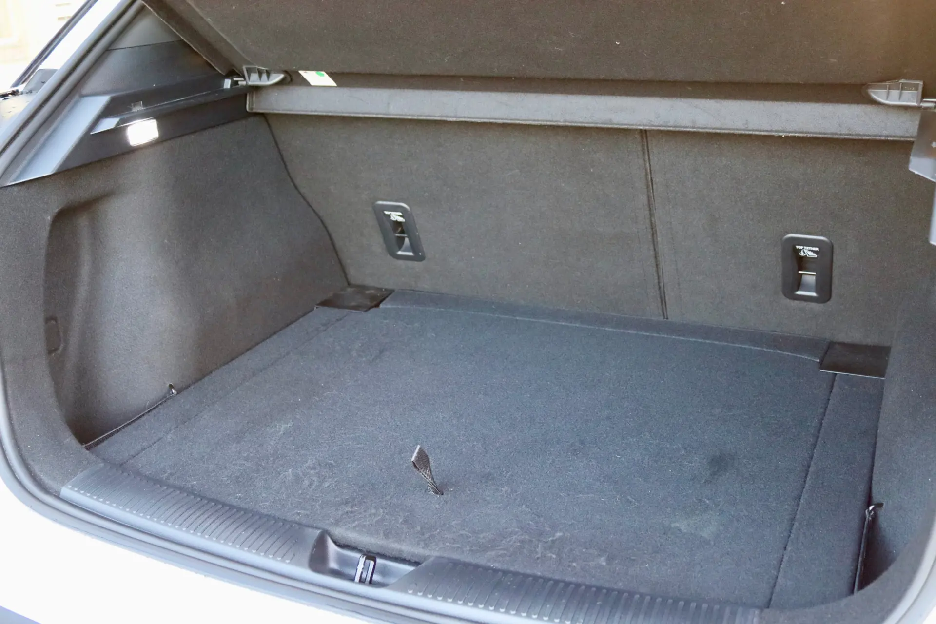 MG MG4 64 kWh Luxury 16