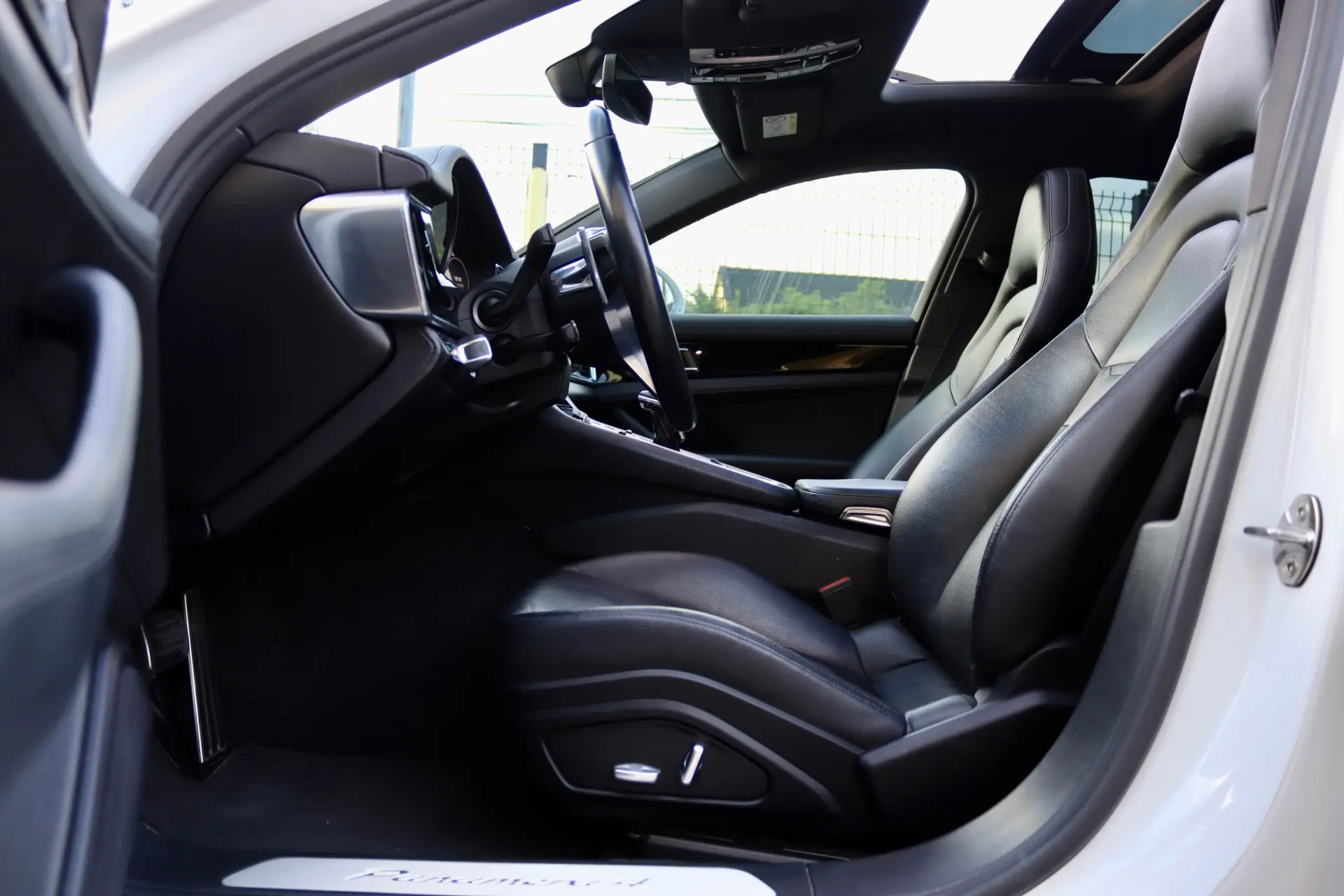 Porsche Panamera 4 E-Hybrid 21