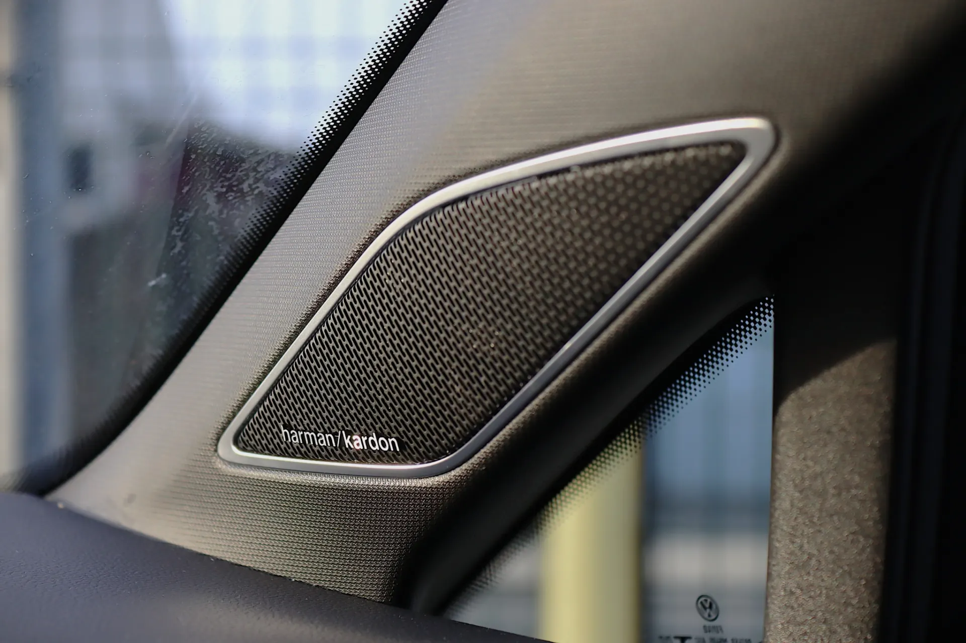 Volkswagen Golf 1.5 eTSI R-Line DSG 8