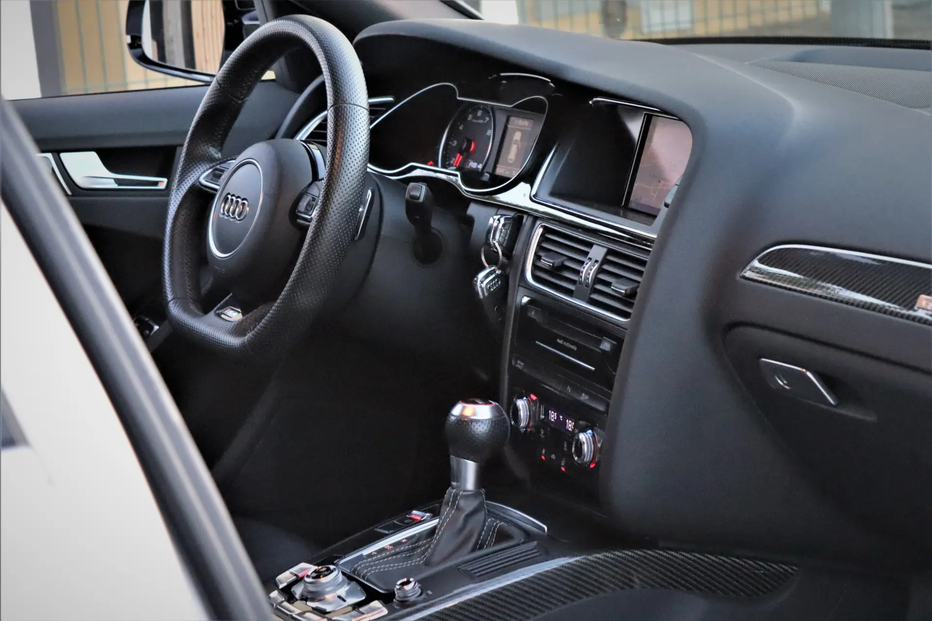 Audi RS4 Avant 4.2 FSi quattro S tronic 8