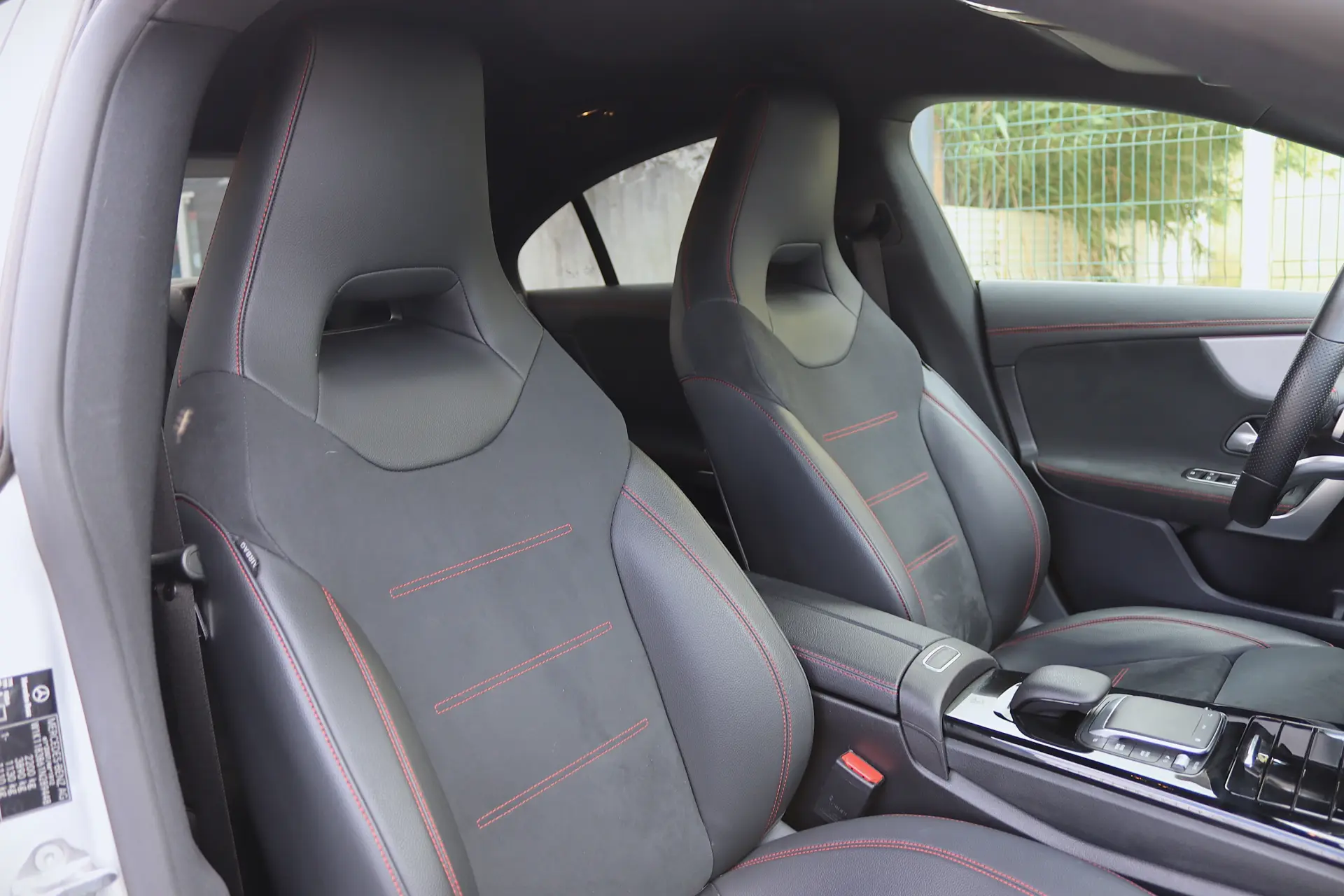 Mercedes-Benz CLA 250 e 8G-DCT AMG Line 28