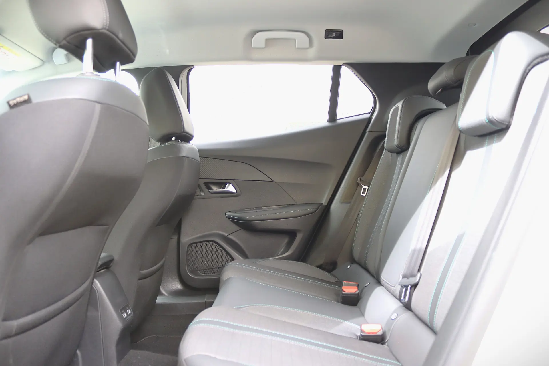 Peugeot 2008 1.2 PureTech Allure 19