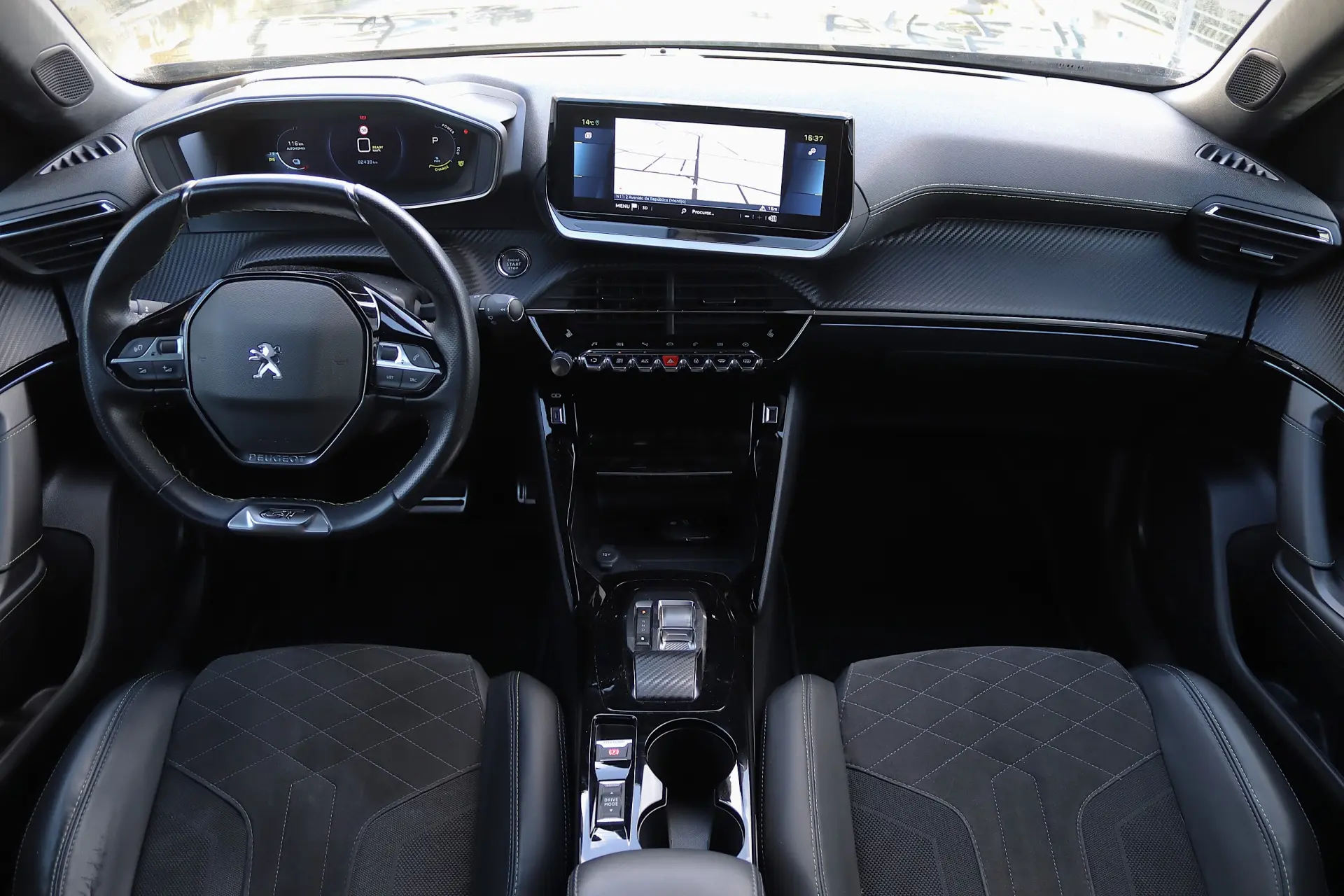 Peugeot e-2008 50 kWh GT 23