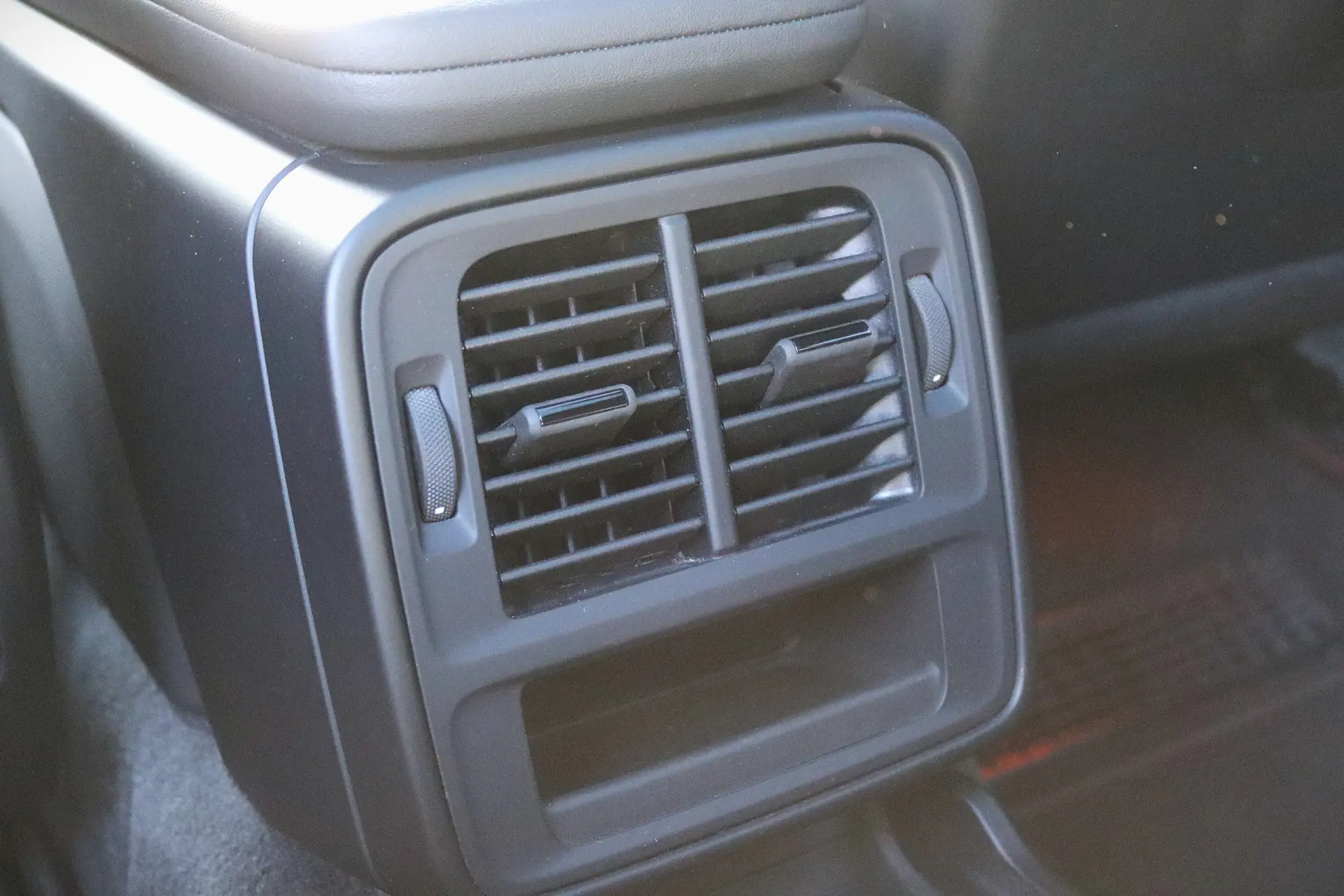 Porsche Taycan 4S 44