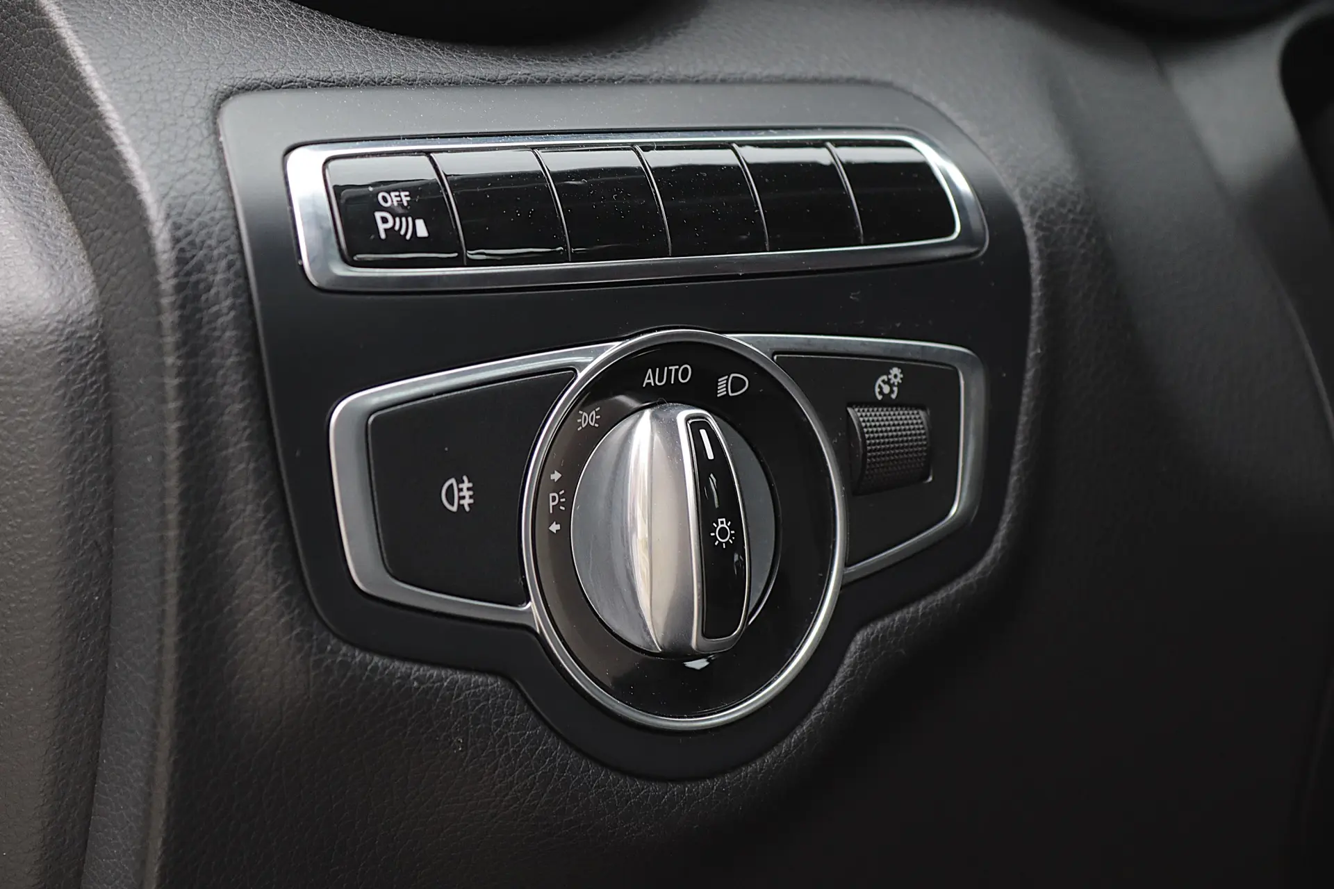 Mercedes-Benz C 350 e 26