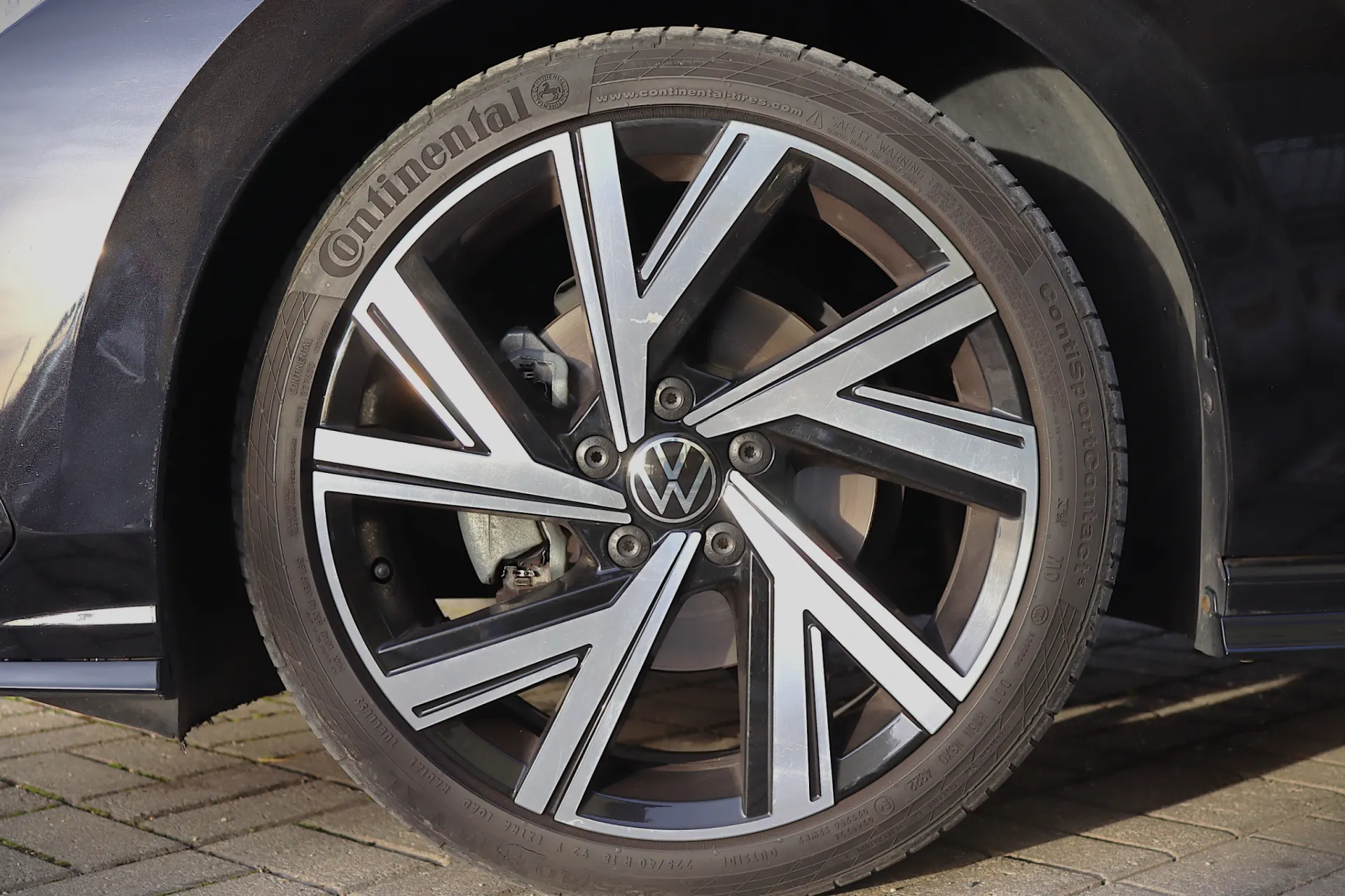 Volkswagen Golf 1.5 eTSI R-Line DSG 11