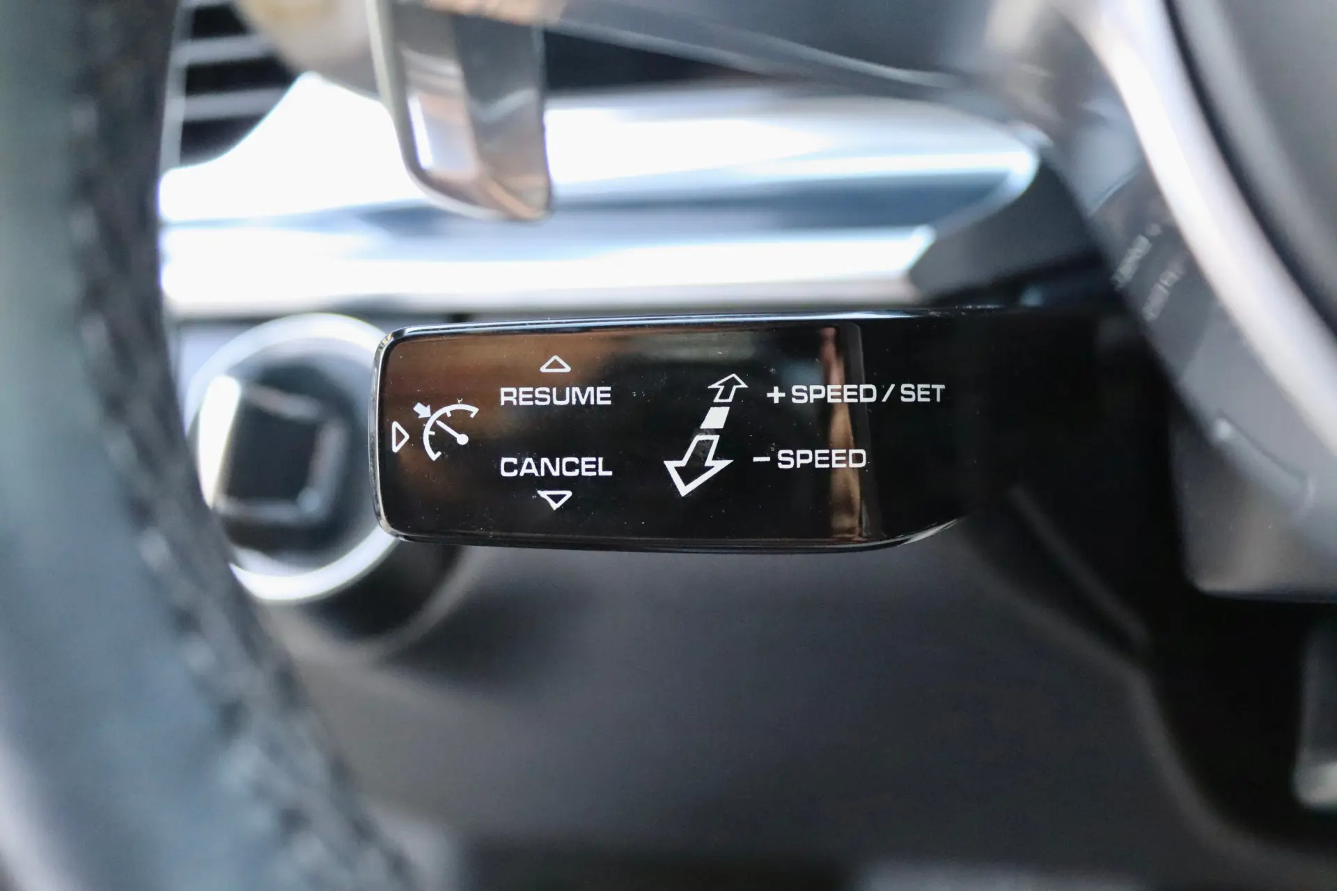 Porsche Panamera 4 E-Hybrid 25