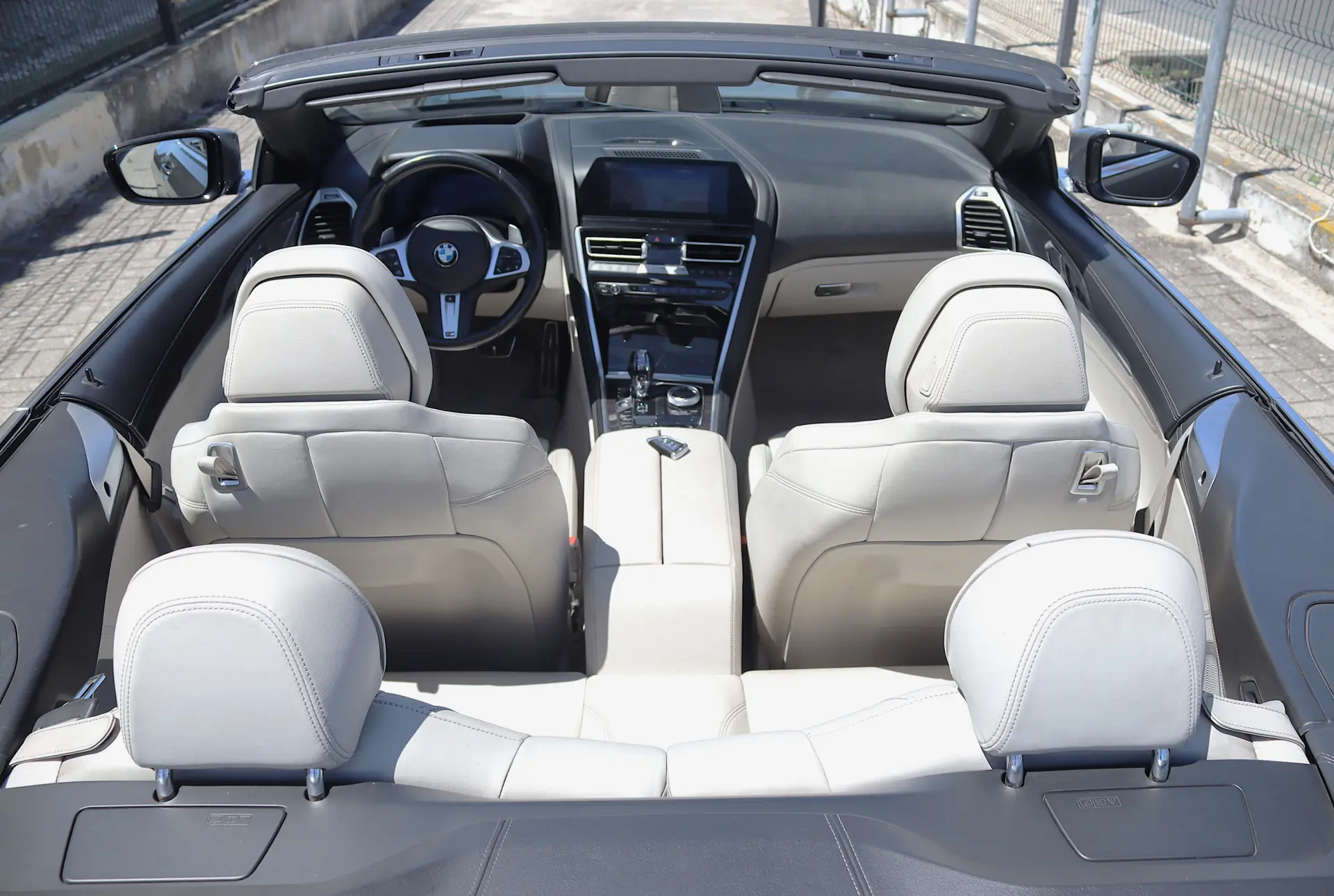 BMW M850i xDrive 13