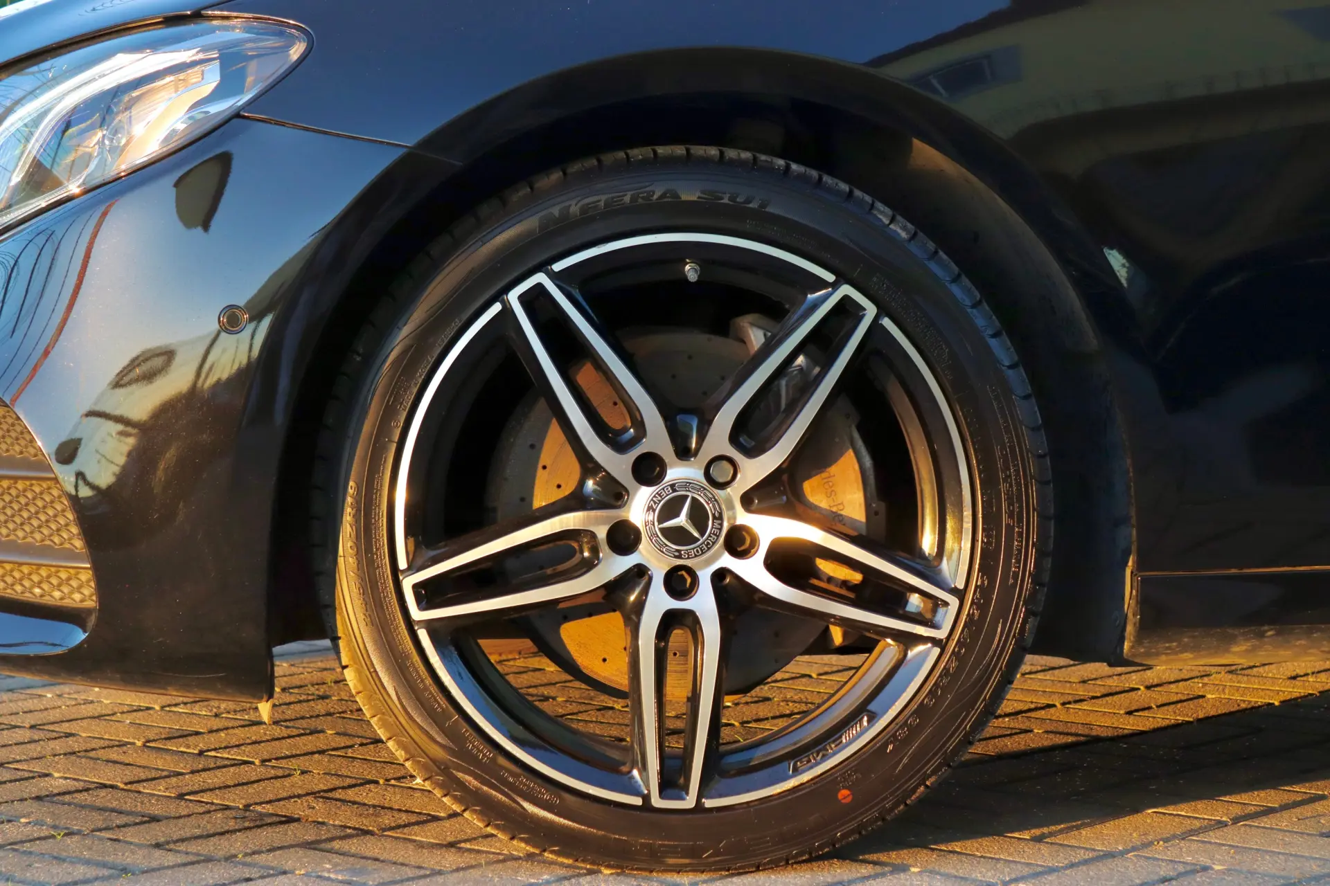 Mercedes-Benz E 220 d AMG Line 10