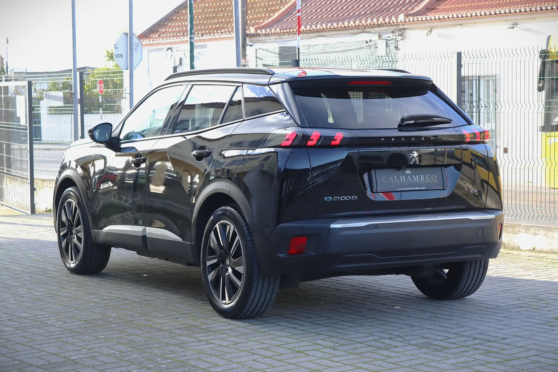 Peugeot e-2008 50 kWh GT 9