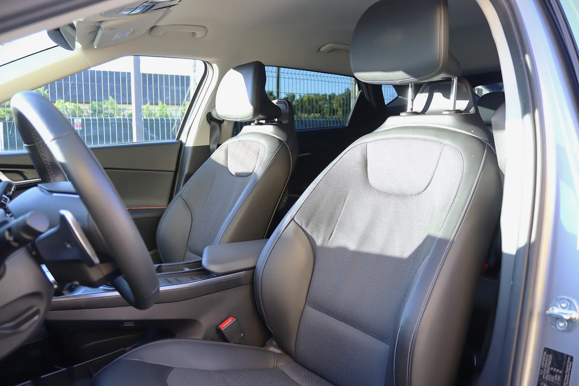 Kia EV6 84-kWh Air 17