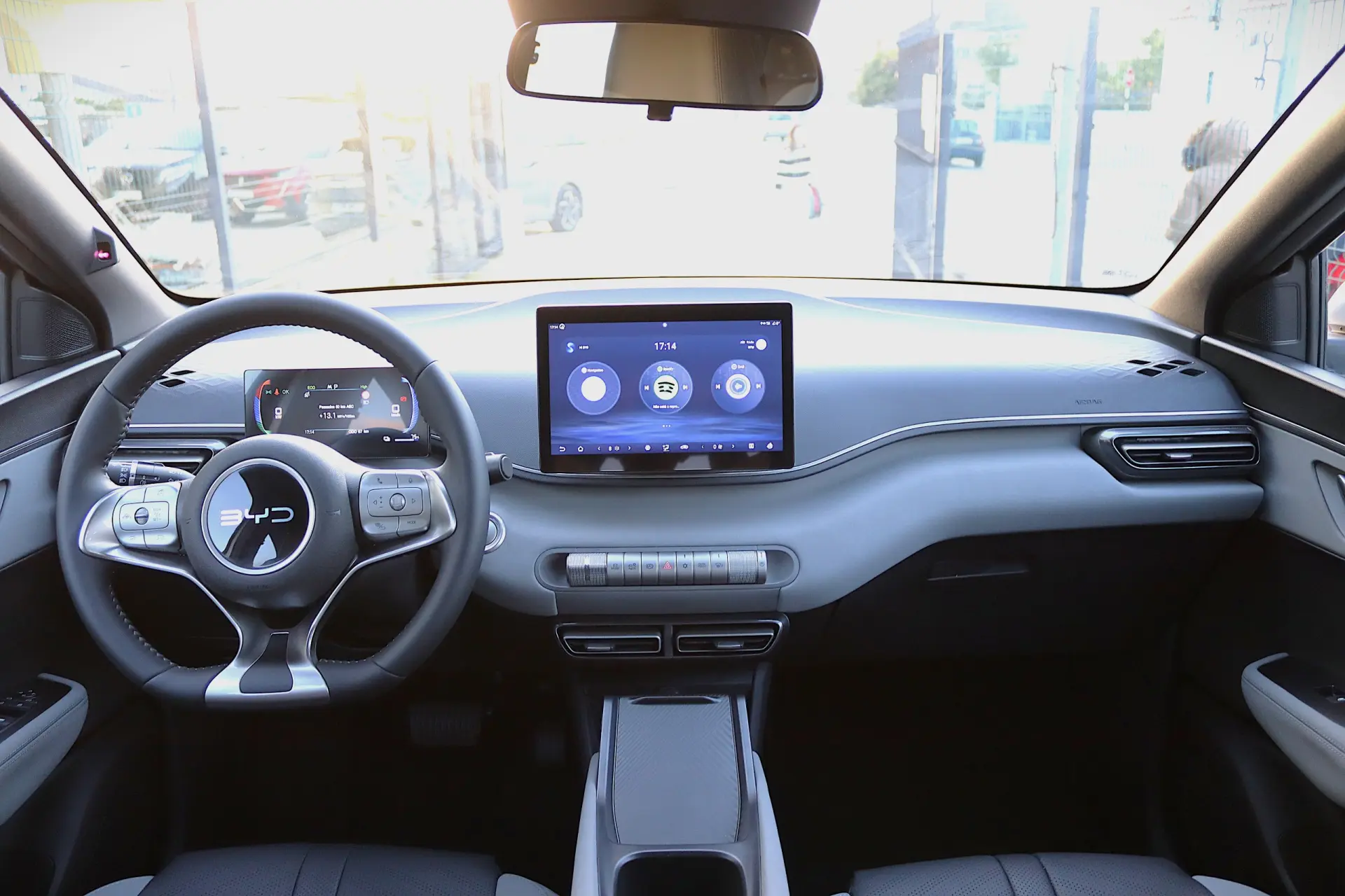 BYD Dolphin Surf 43.2 kWh Boost 4
