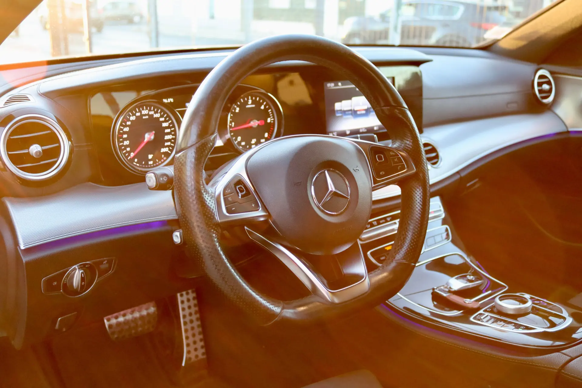Mercedes-Benz E 220 d AMG Line 14