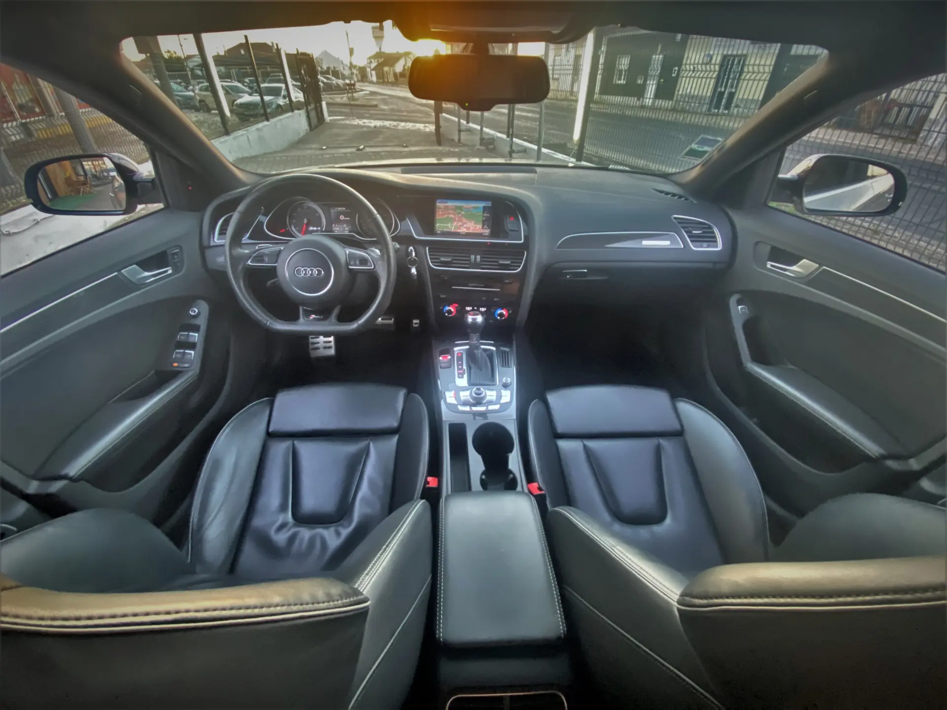 Audi RS4 Avant 4.2 FSi quattro S tronic 4