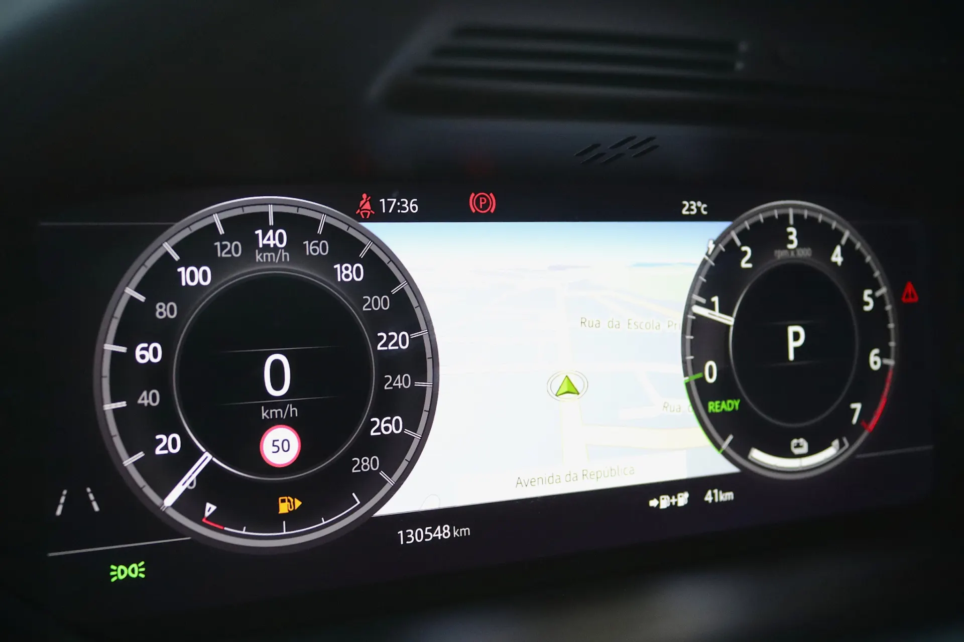 Land Rover Discovery Sport 1.5 I3 P300e AWD Dynamic SE 31