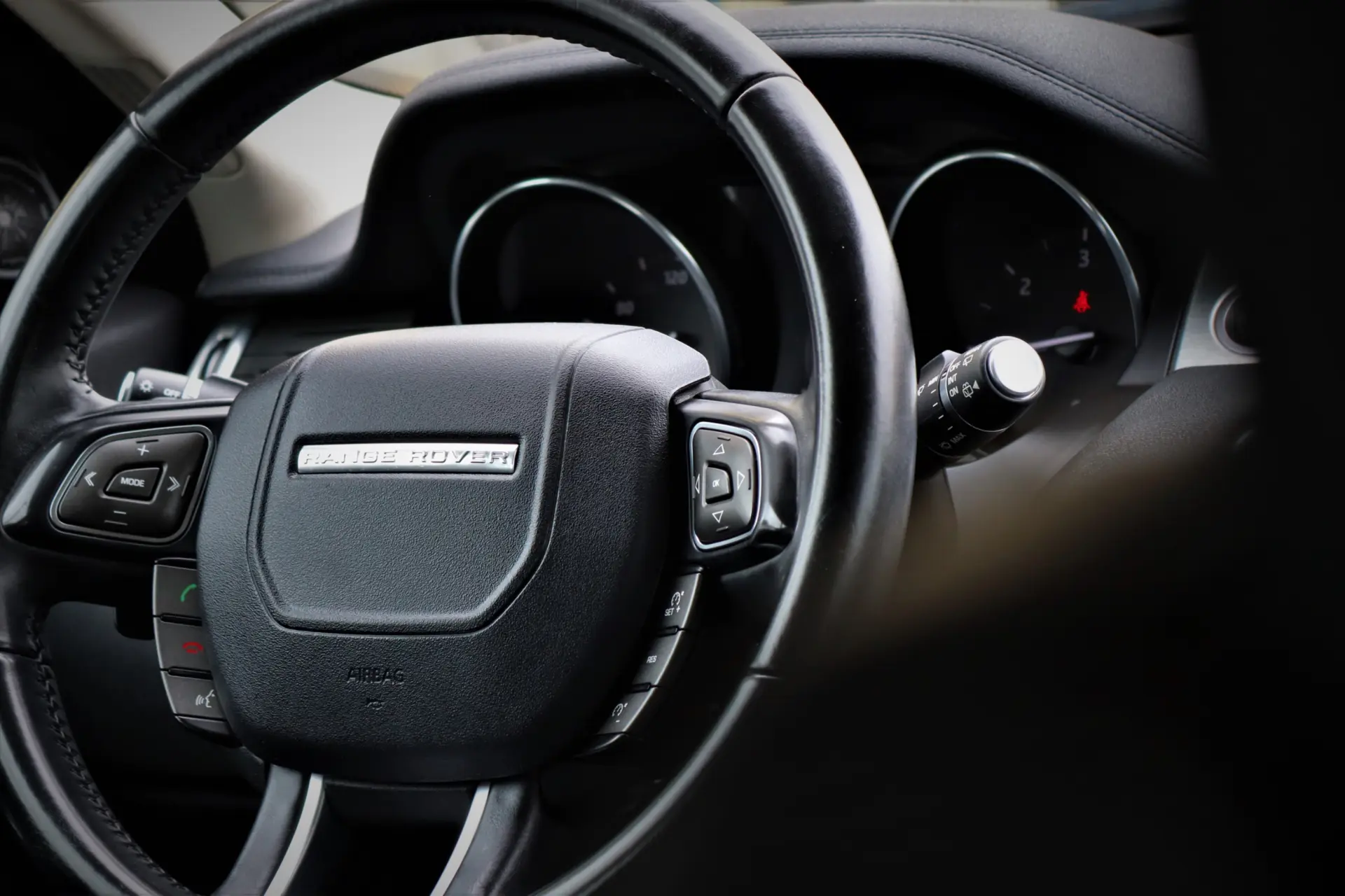 Land Rover Range Rover Evoque 2.0 TD4 SE Auto 9