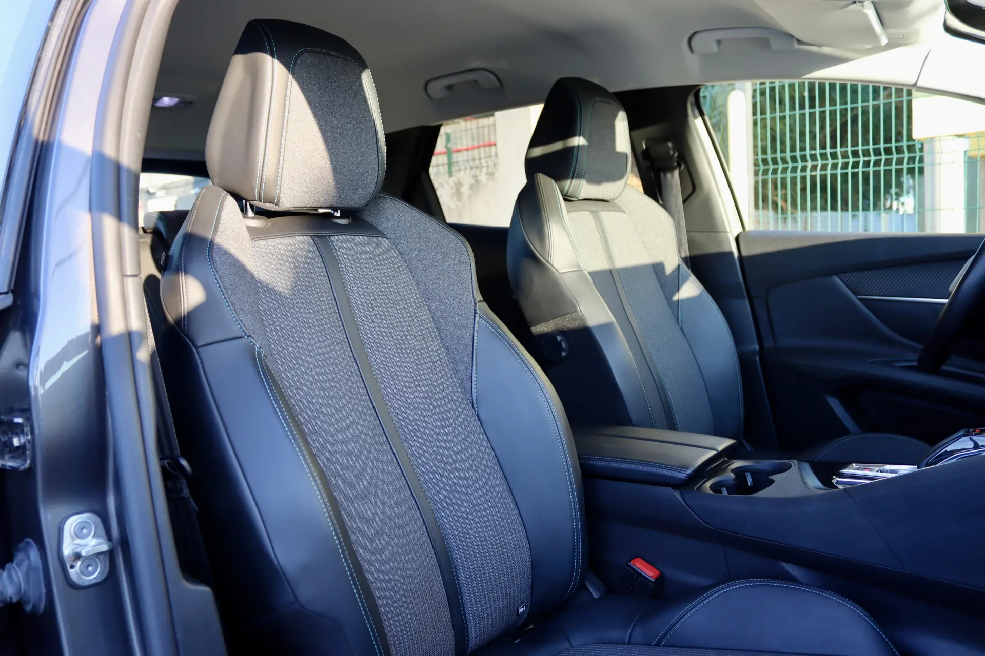 Peugeot 3008 1.6 Hybrid Allure Pack e-EAT8 29