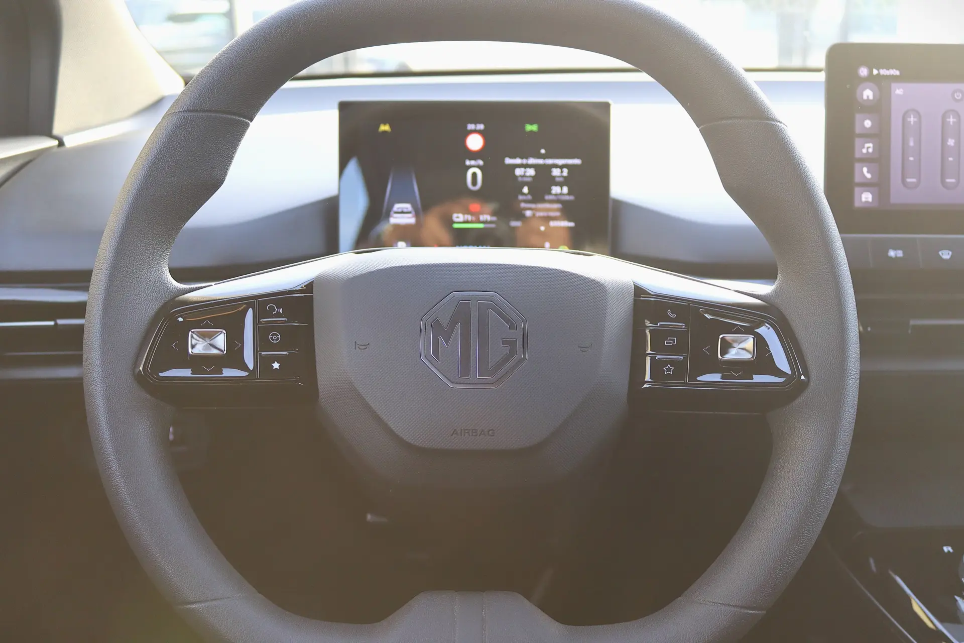 MG MG4 51 kWh Standard 19