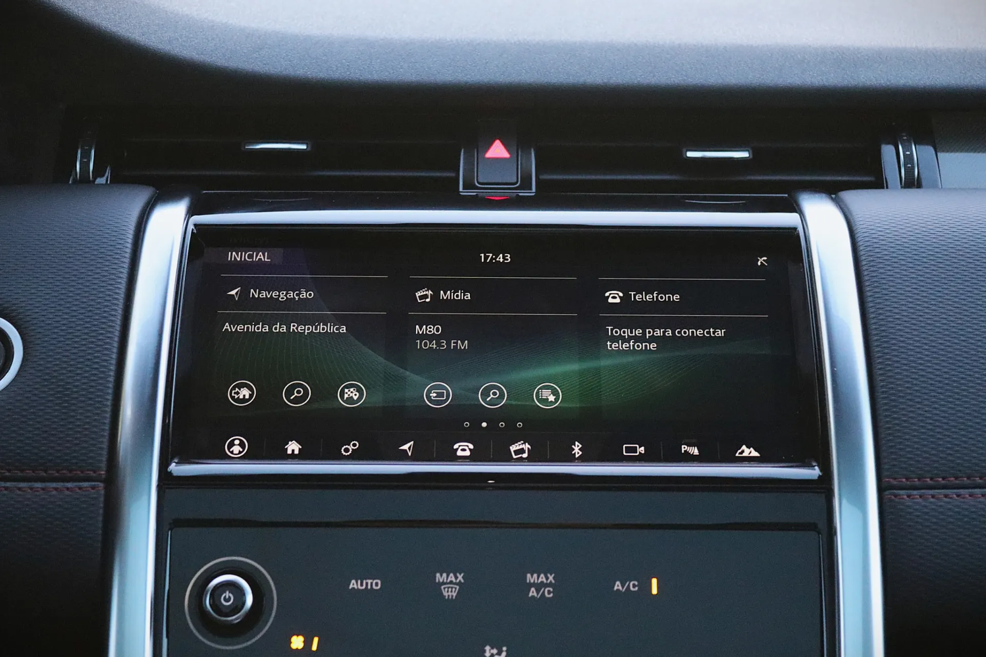 Land Rover Discovery Sport 1.5 I3 P300e AWD Dynamic SE 34