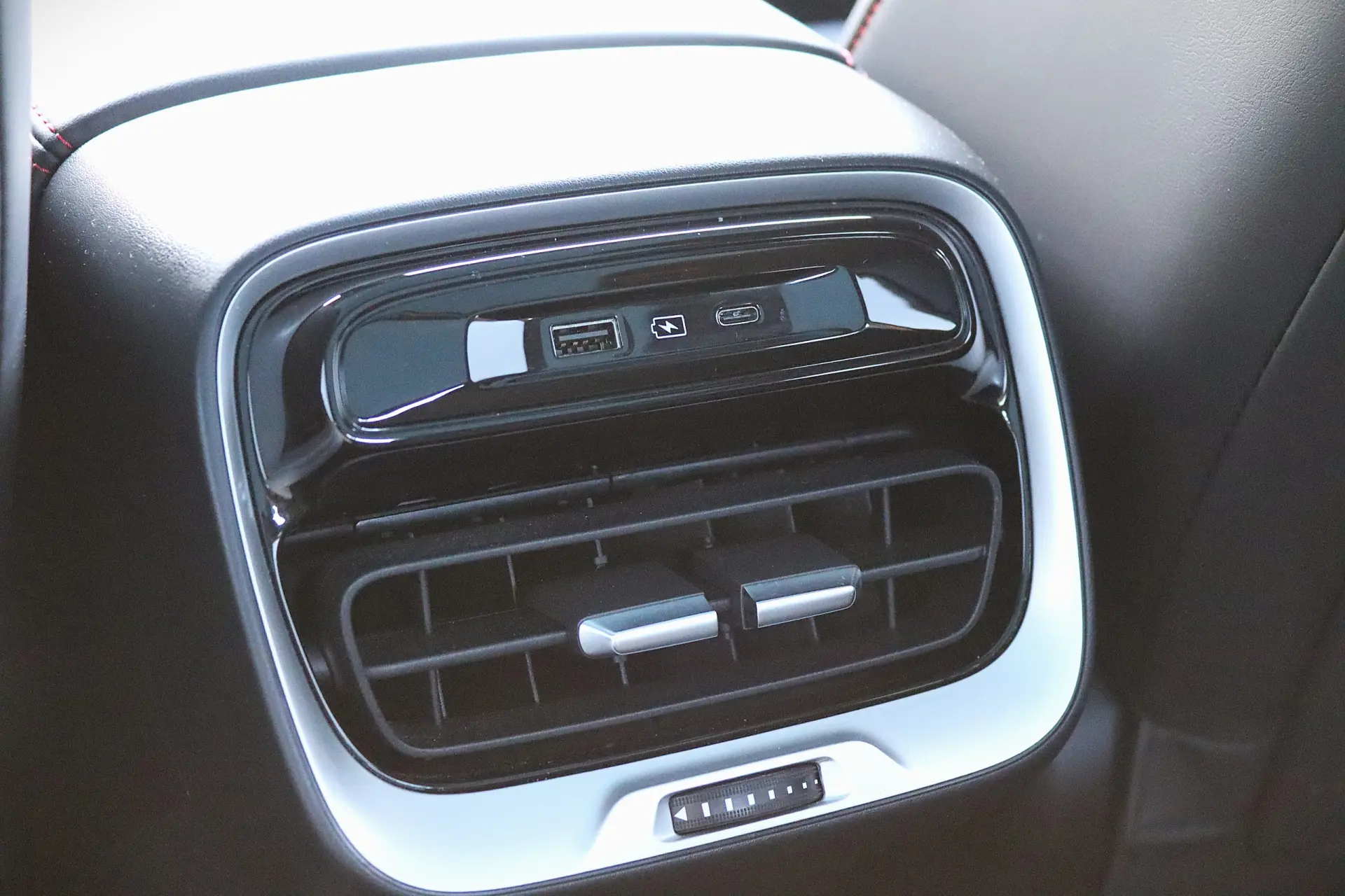 Xpeng P7i 86.2 kWh Long Range 23