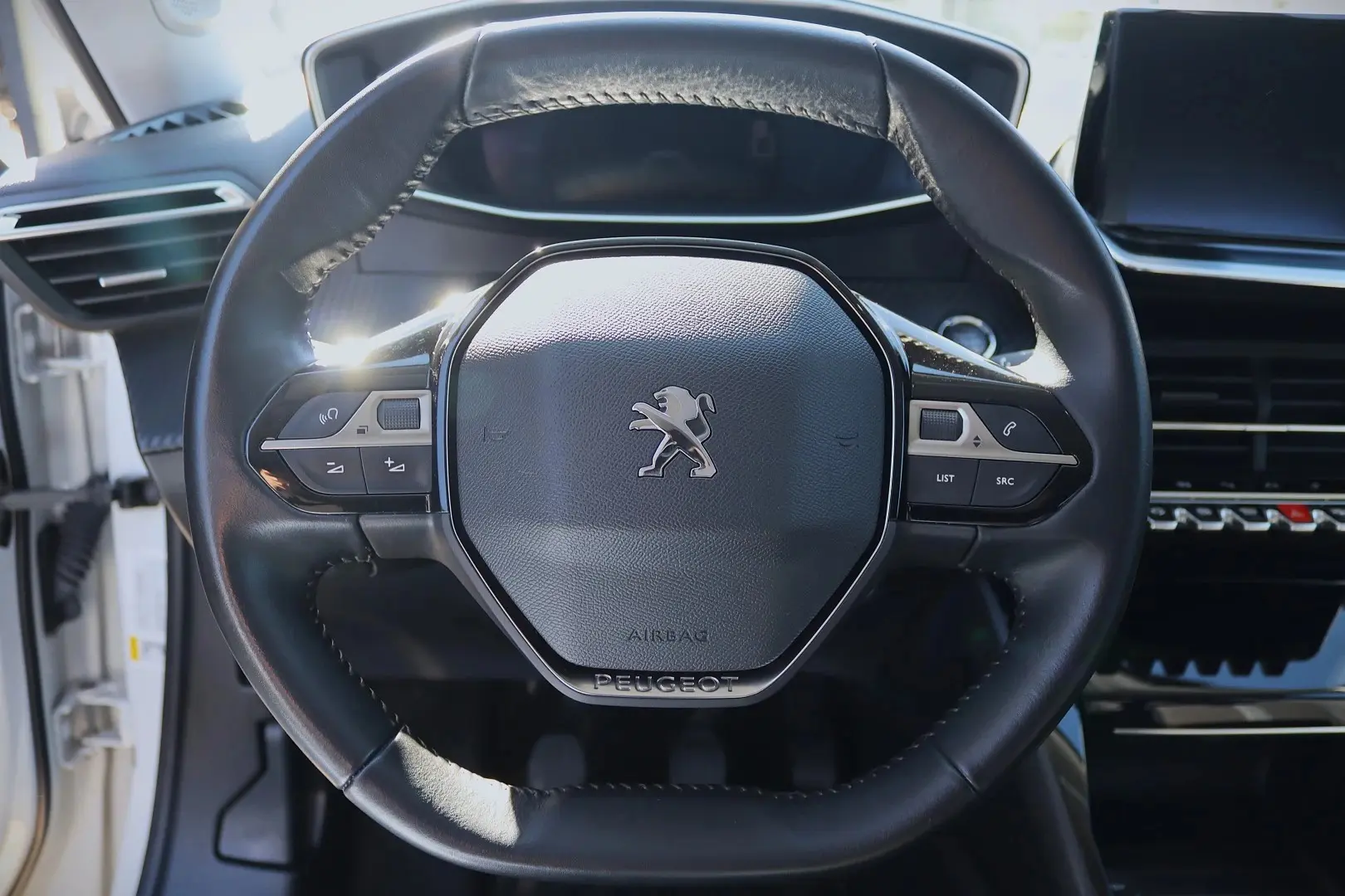 Peugeot 2008 1.5 BlueHDi Allure EAT8 5