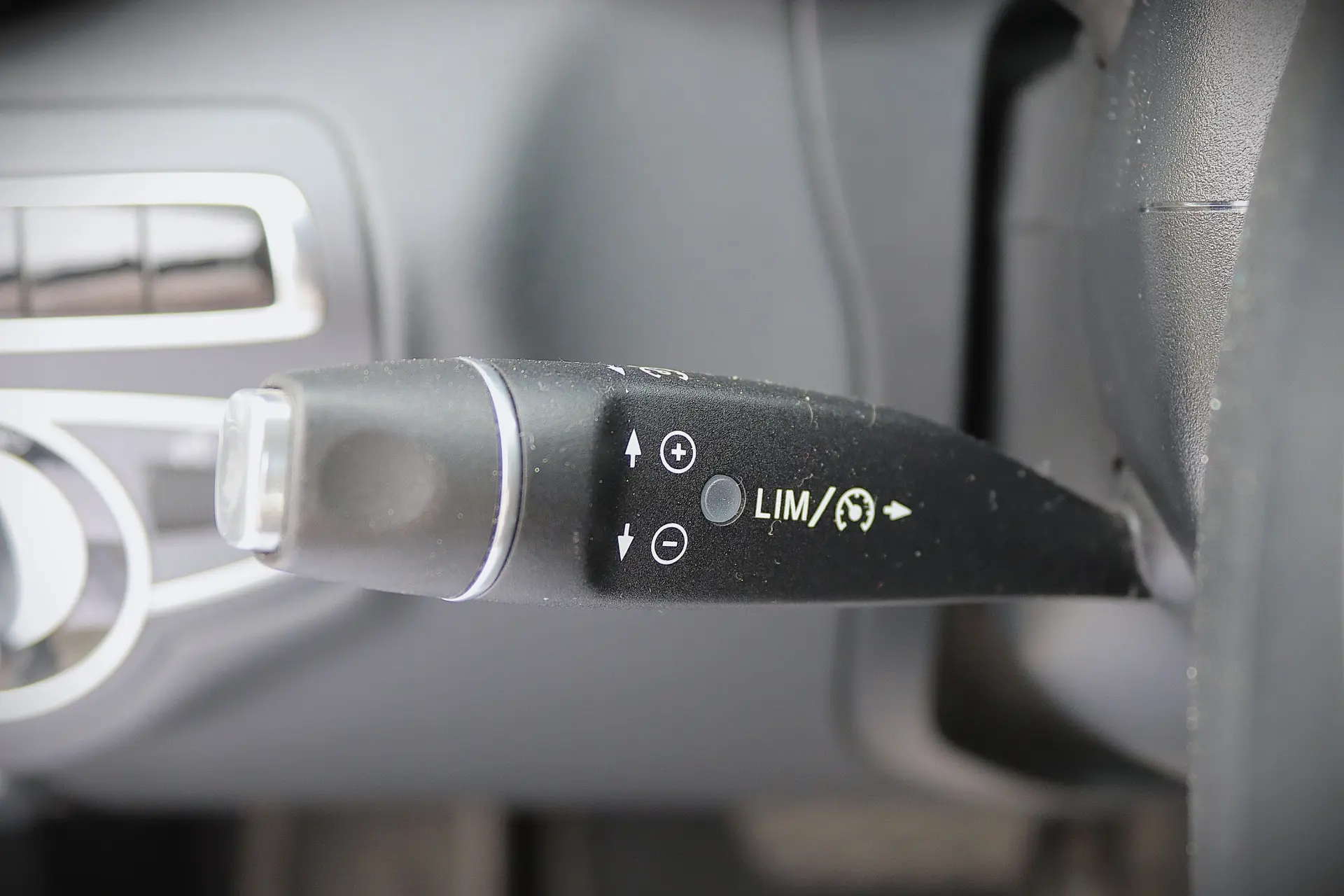 Mercedes-Benz C 350 e 11