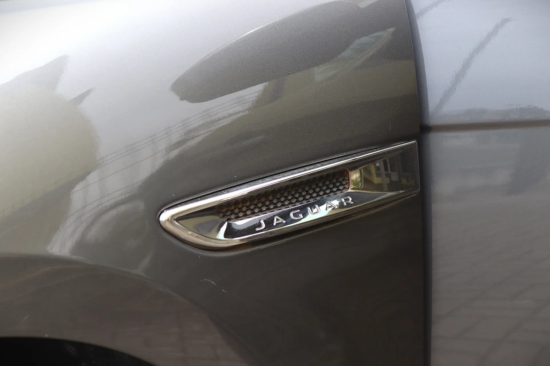 Jaguar F-Pace 20d Aut. Prestige 12