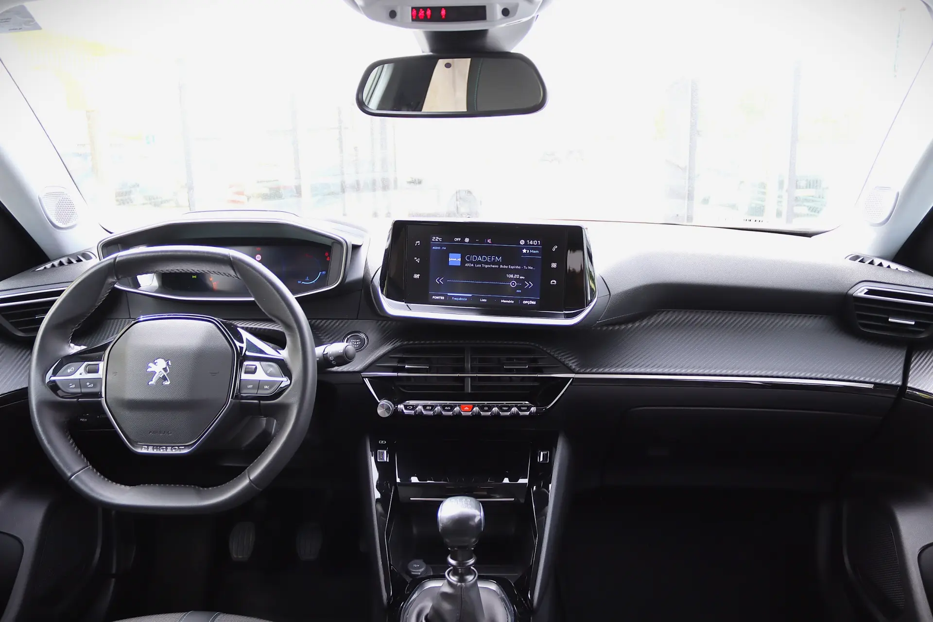 Peugeot 2008 1.2 PureTech Allure 21