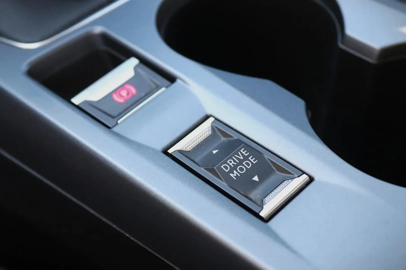 Peugeot 2008 1.5 BlueHDi Allure EAT8 21