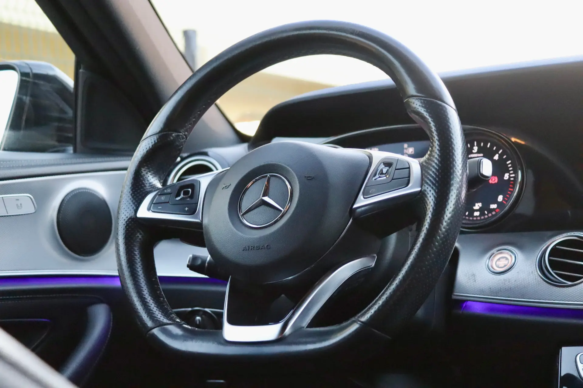 Mercedes-Benz E 220 d AMG Line 27