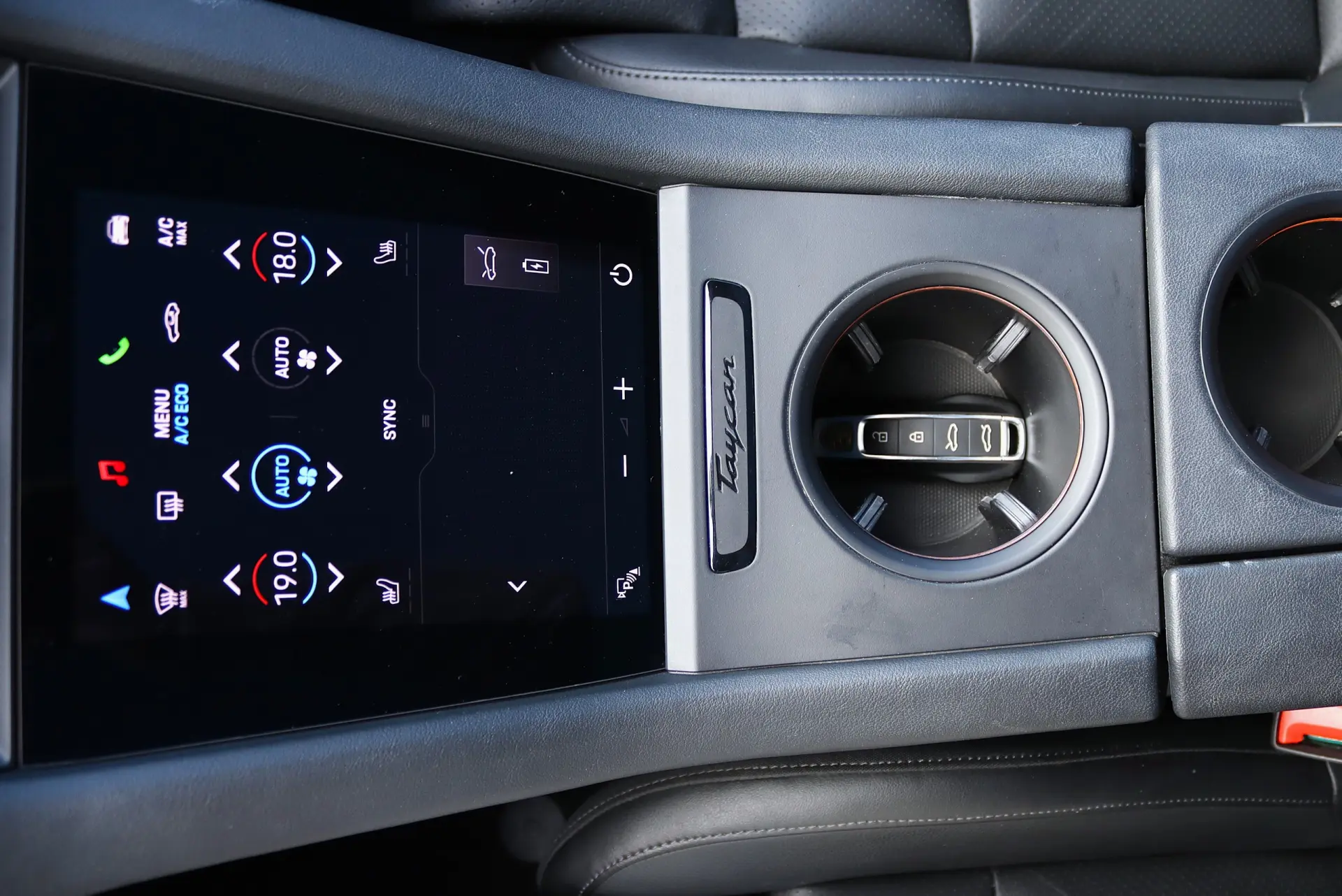 Porsche Taycan 4S 36