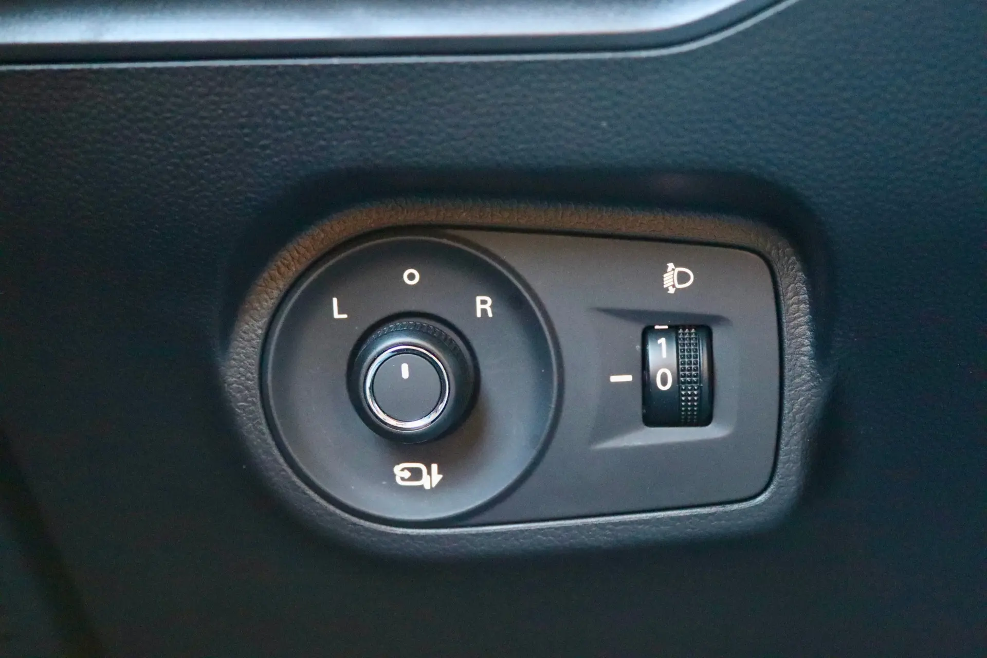 MG MG4 64 kWh Luxury 21