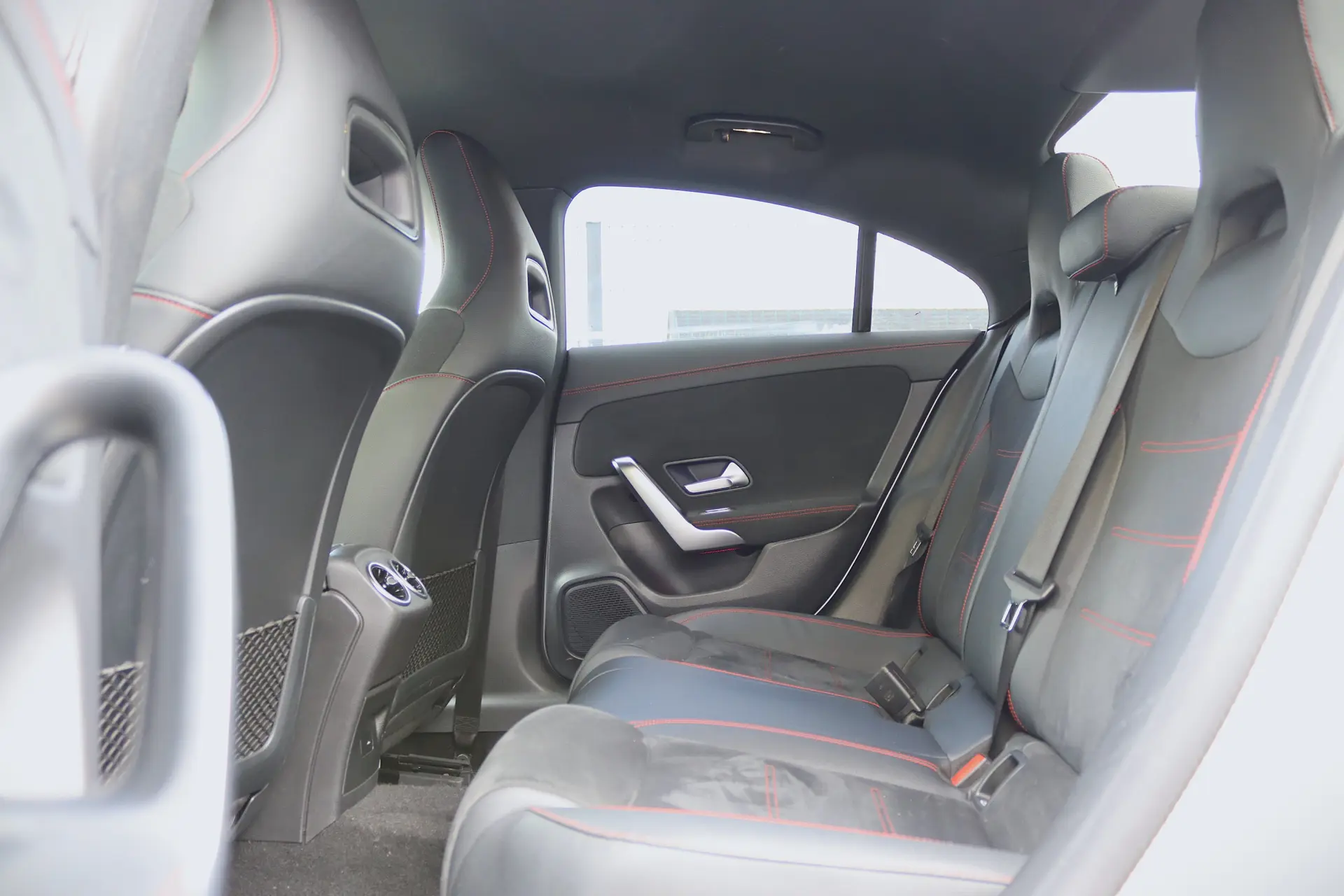 Mercedes-Benz CLA 250 e 8G-DCT AMG Line 29