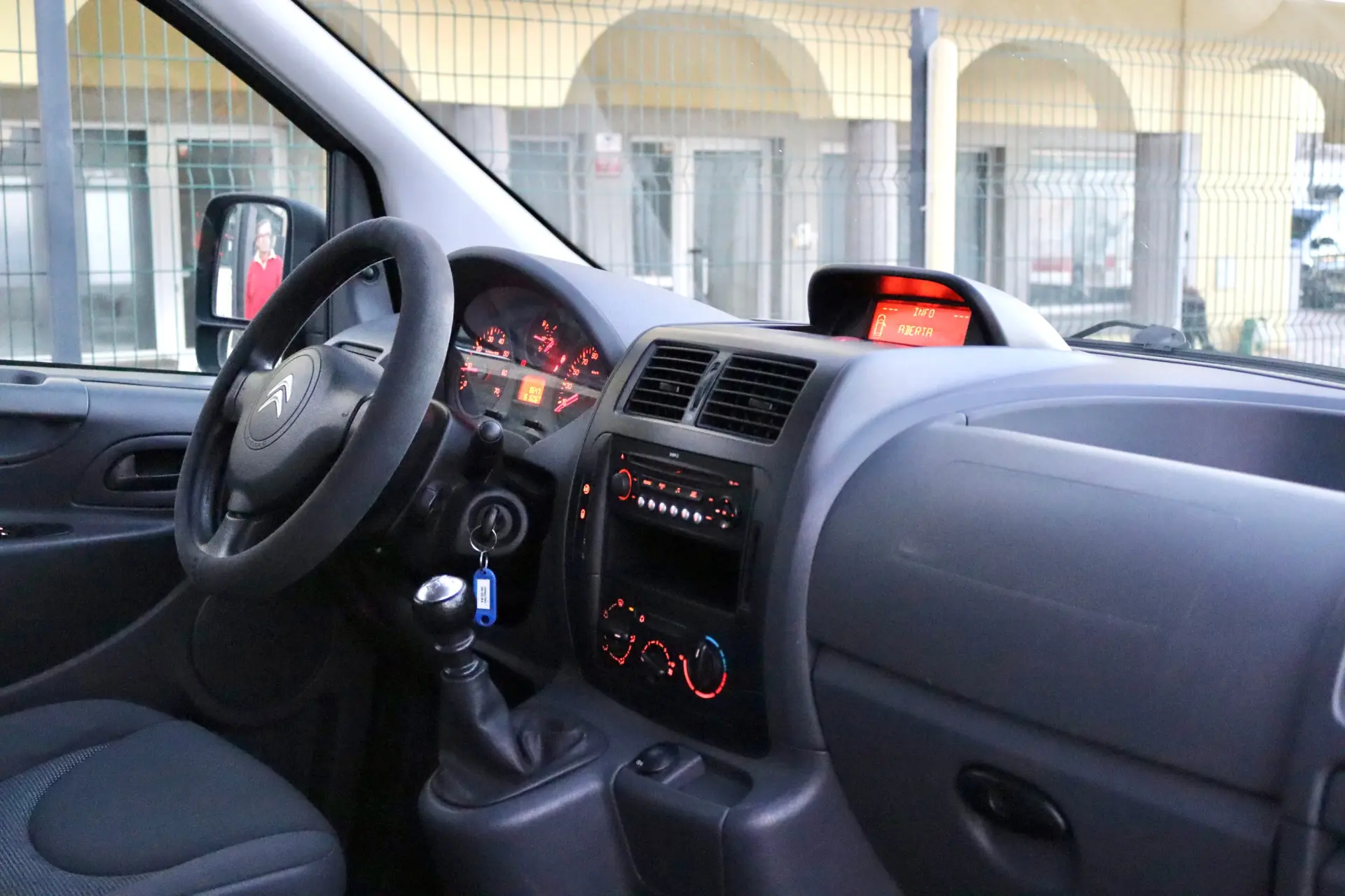 Citroen Jumpy Confort Plus M 120 Business 18