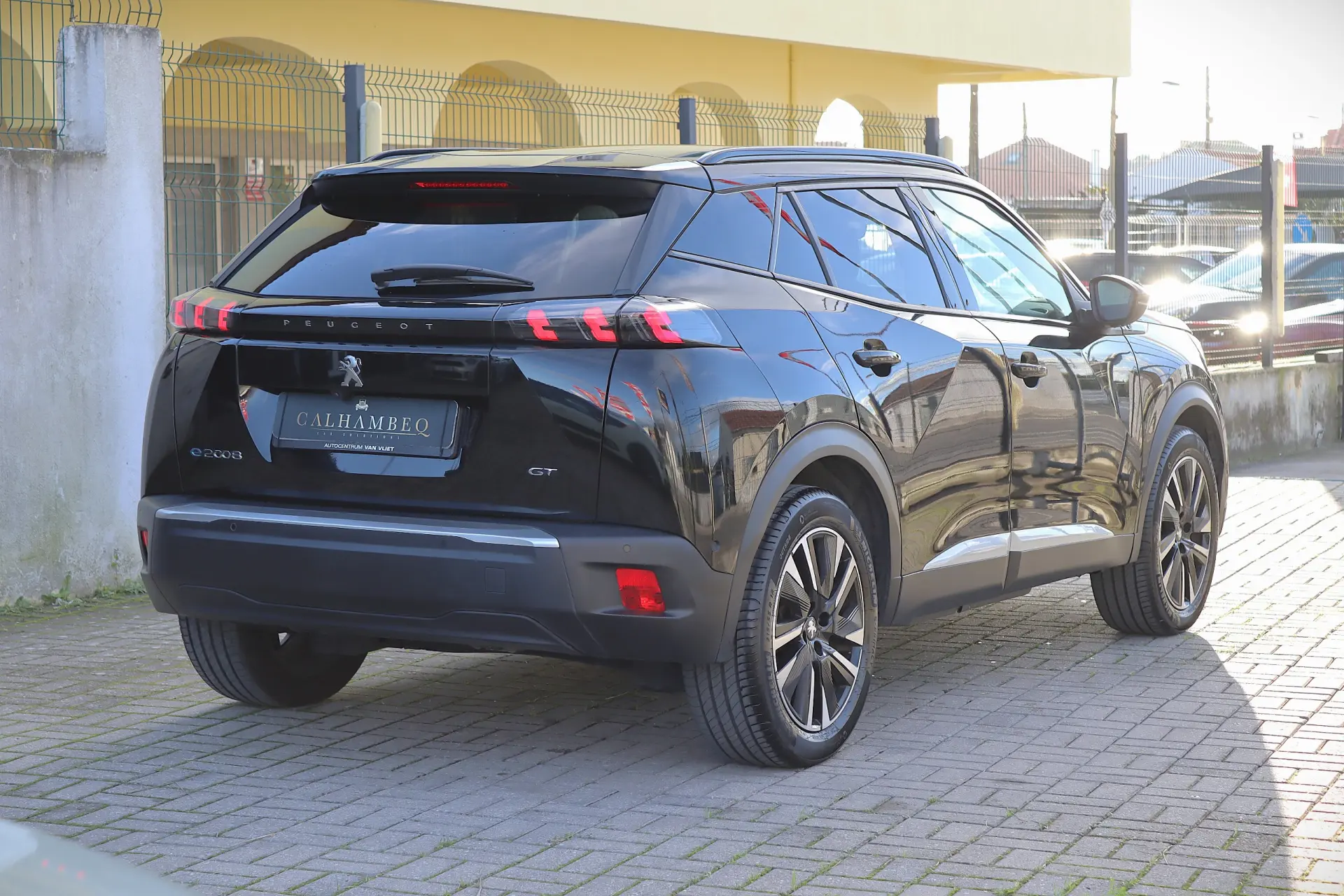 Peugeot e-2008 50 kWh GT 5