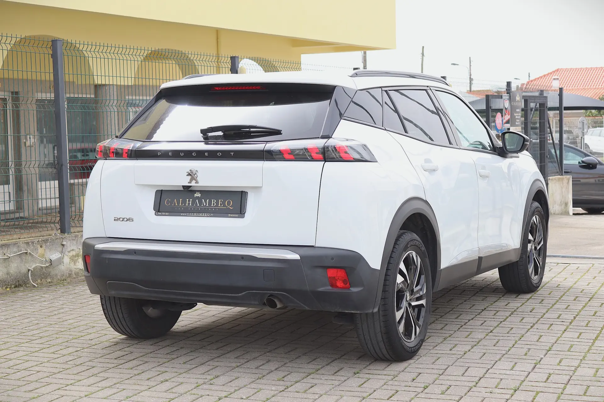 Peugeot 2008 1.2 PureTech Allure 5