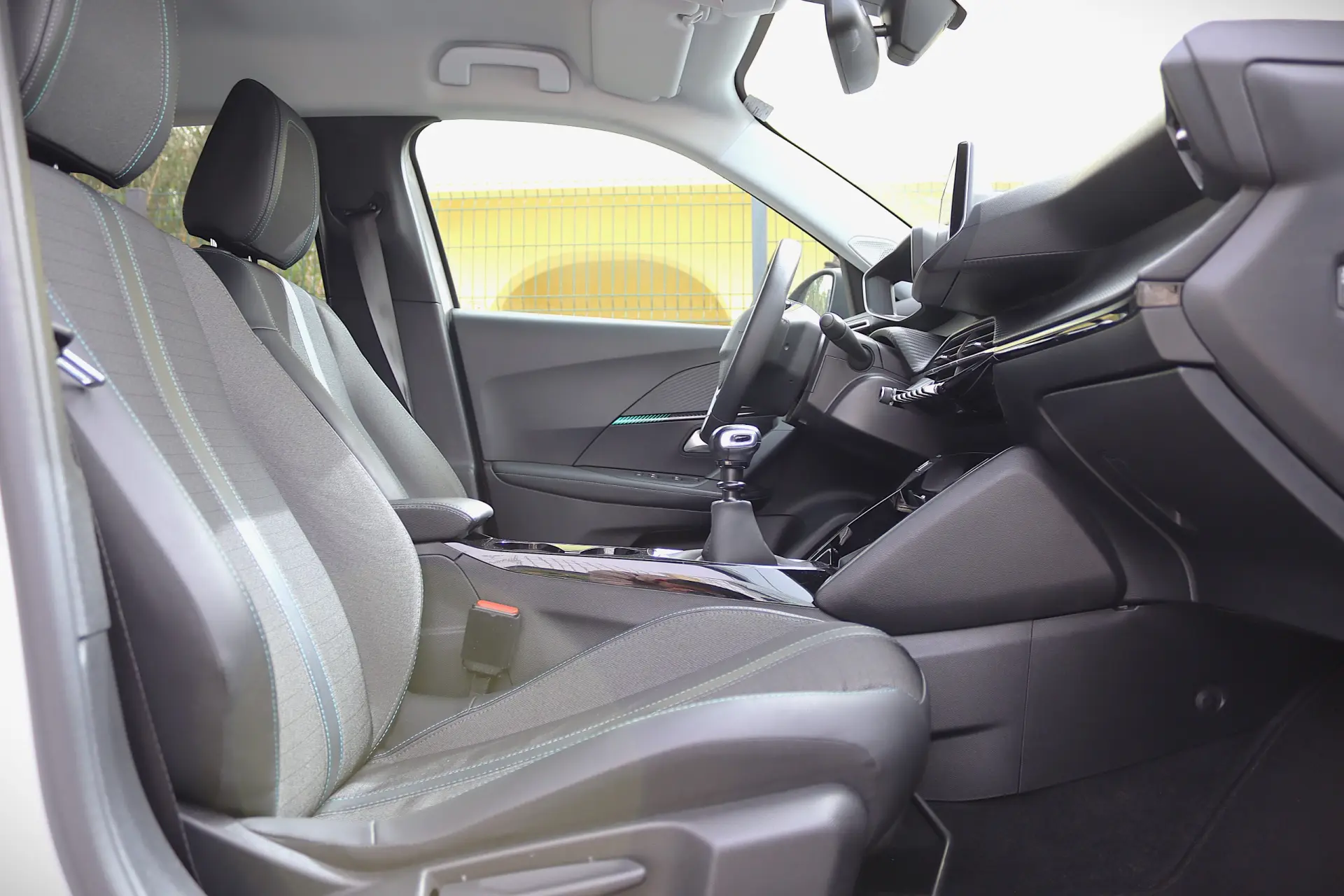 Peugeot 2008 1.2 PureTech Allure 22