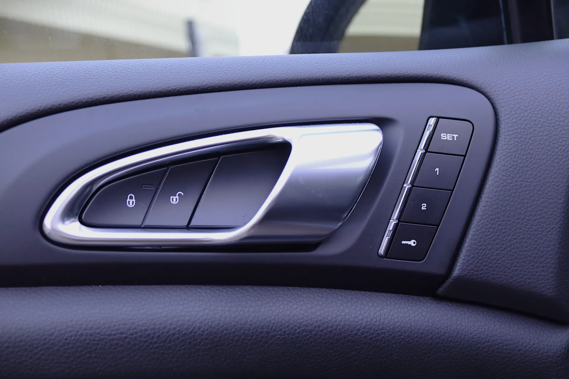 Porsche Cayenne S E-Hybrid 11