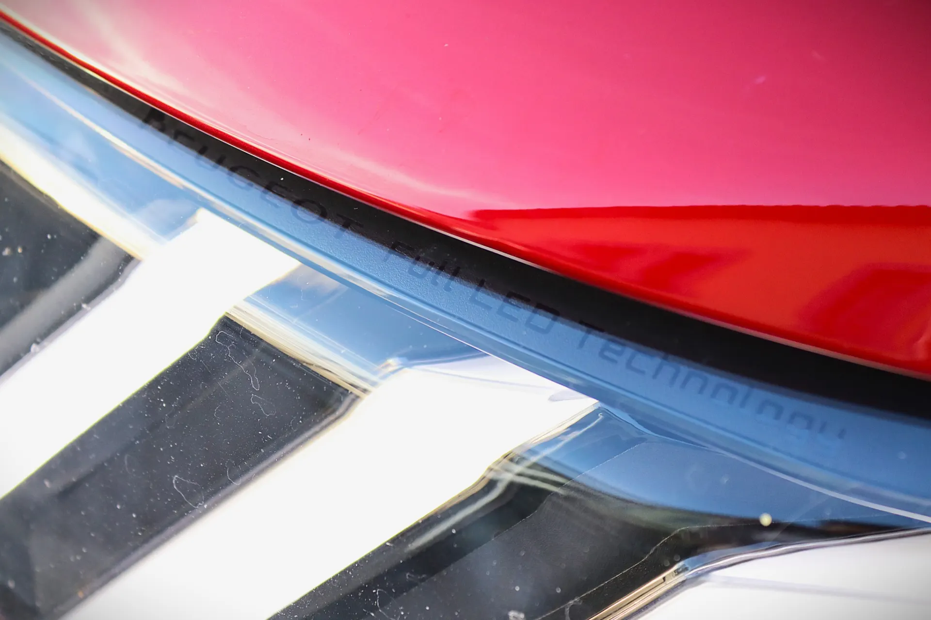 Peugeot e-2008 50 kWh GT 15