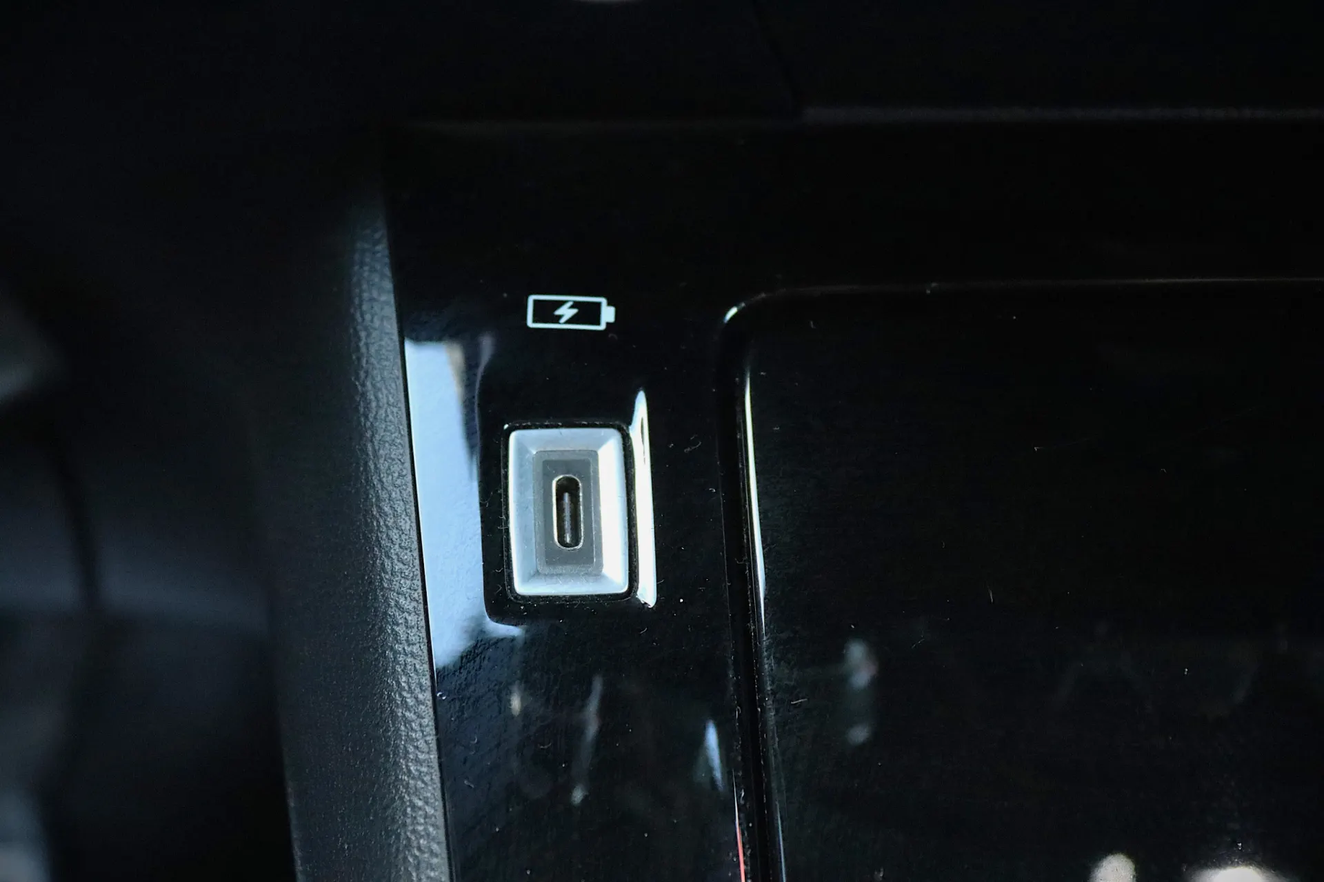 Peugeot 2008 1.2 PureTech GT EAT8 28