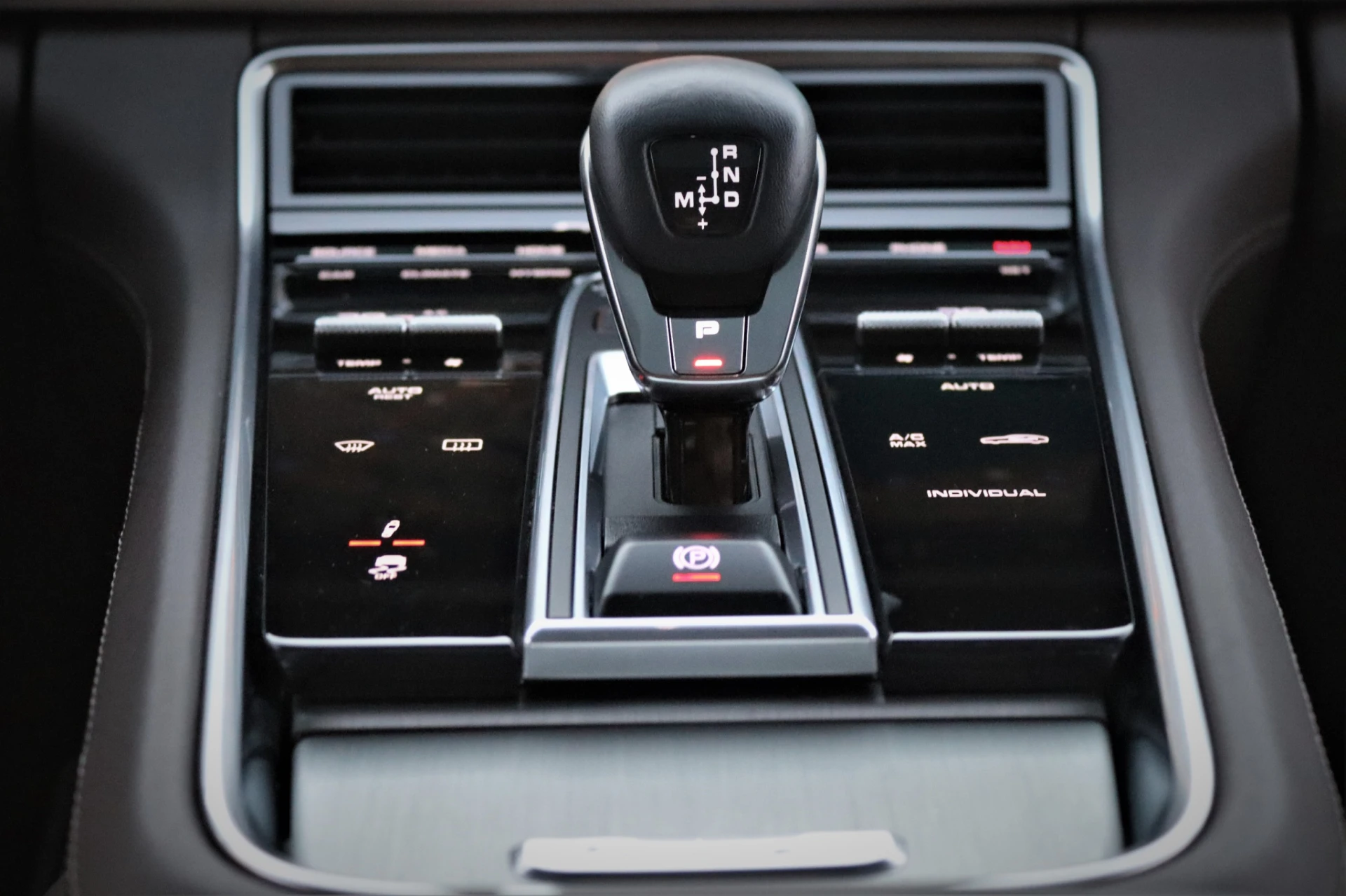 Porsche Panamera 4 E-Hybrid 24