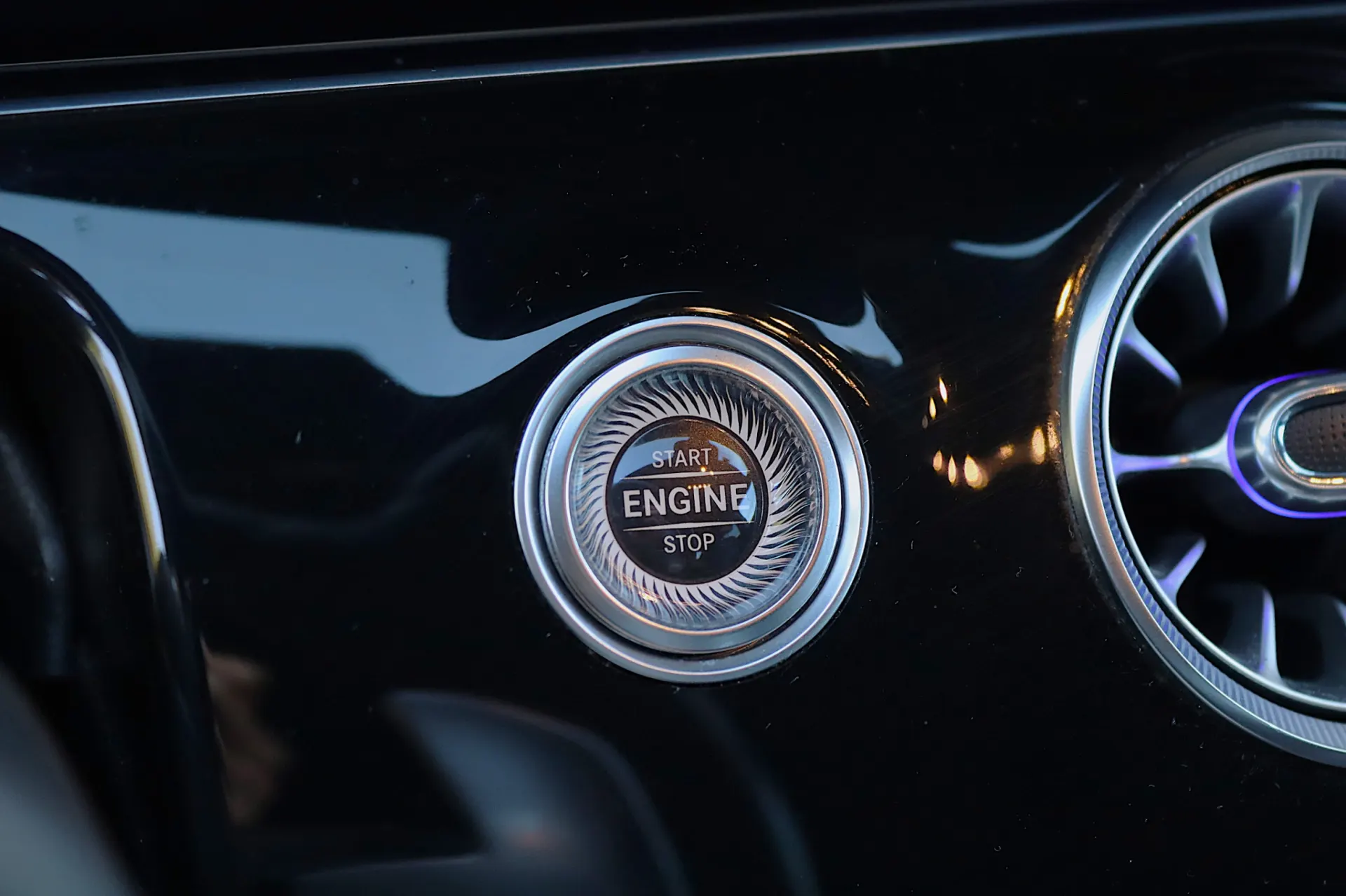 Mercedes-Benz AMG GT 53 4Matic+ 27