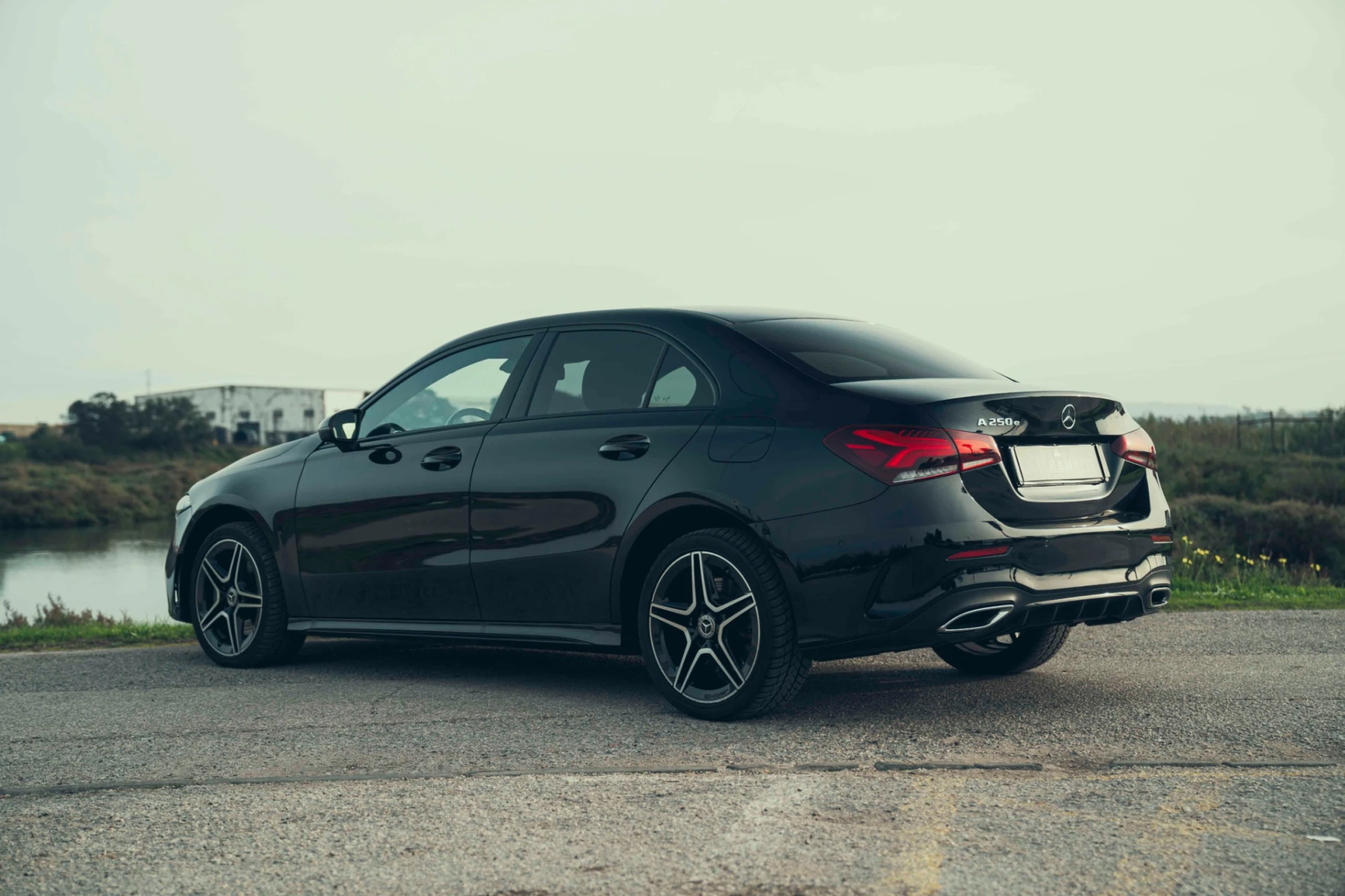 Mercedes-Benz A 250 Limousine e AMG Line 27