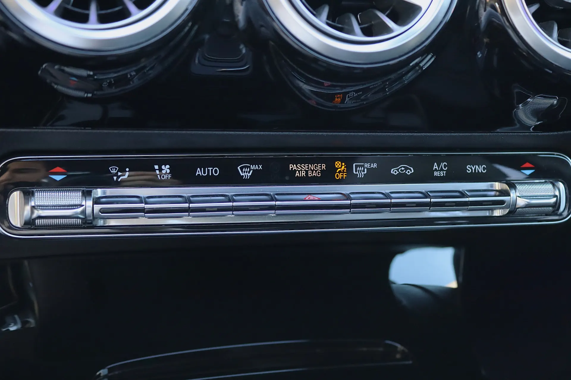 Mercedes-Benz A 180 d AMG Line Aut. 27