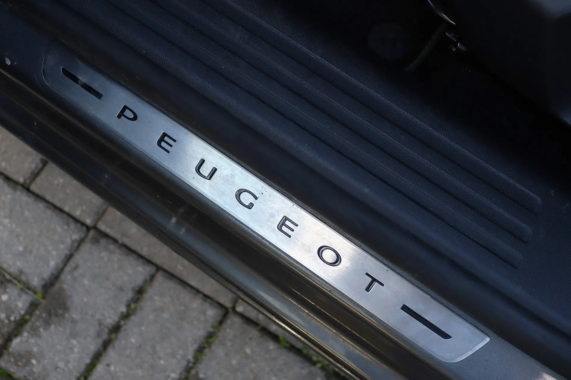 Peugeot 2008 1.2 PureTech GT EAT8 16